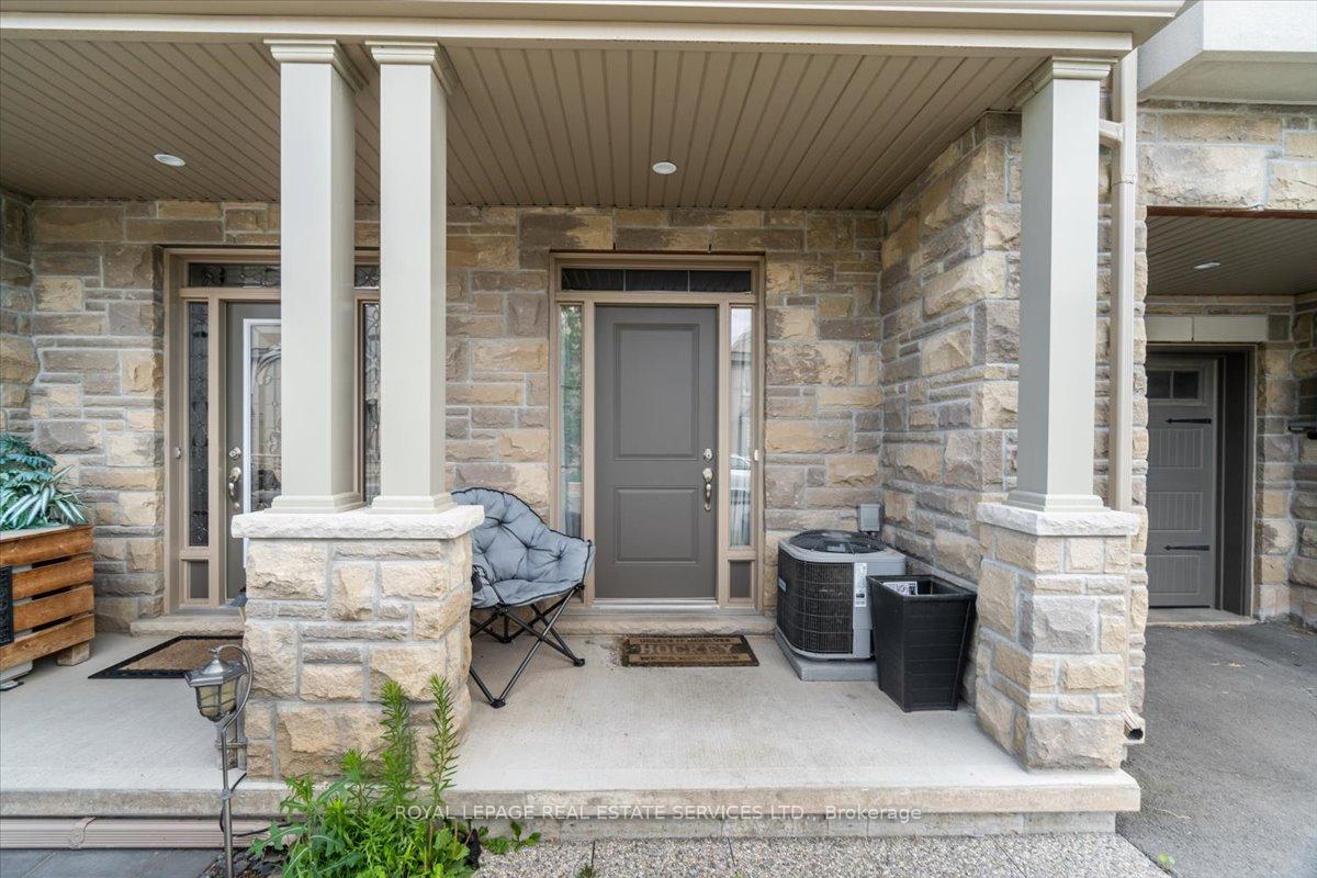 2307 Natasha Circle, Oakville, ON L6M 1P2