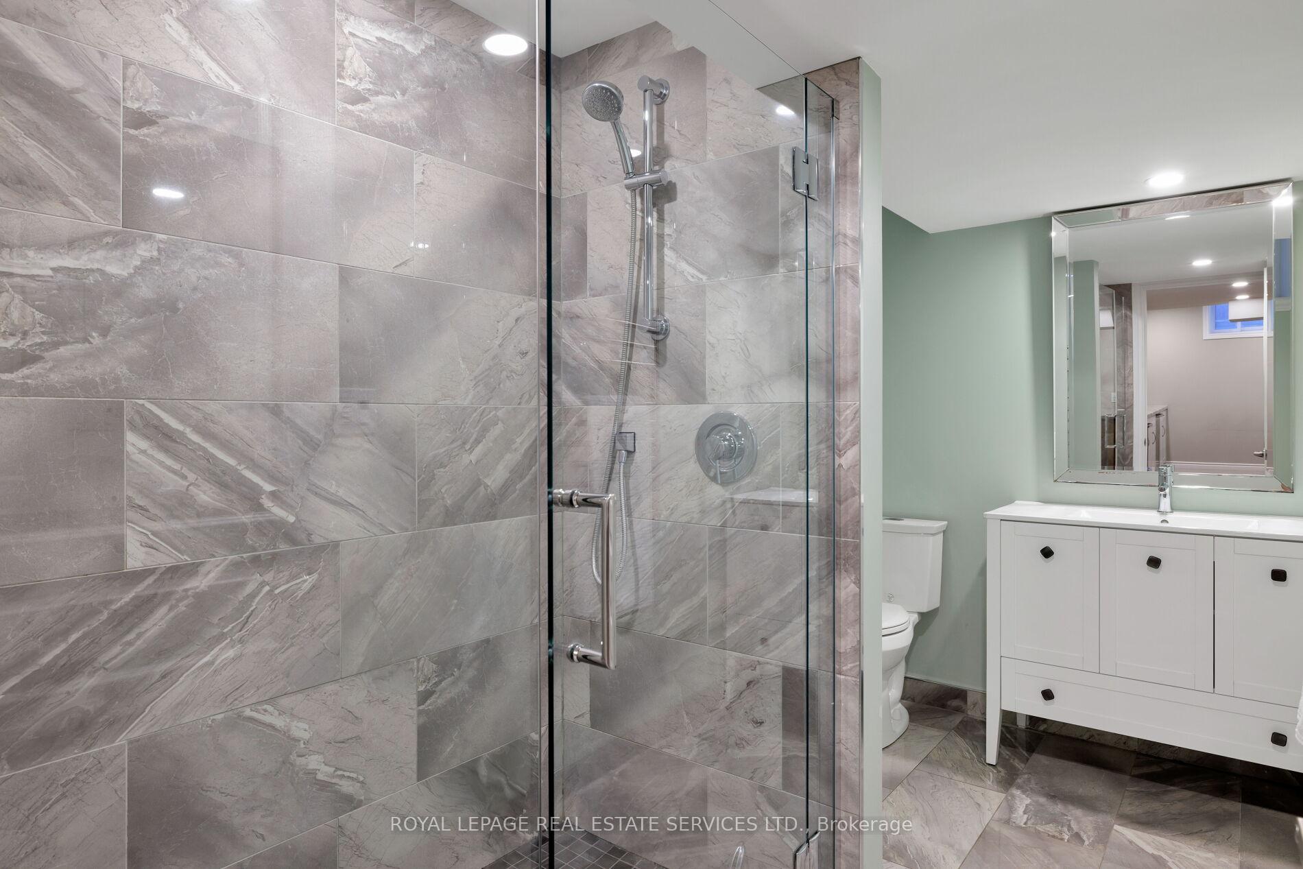 2313 Coronation Drive, Oakville, ON L6H 7N1