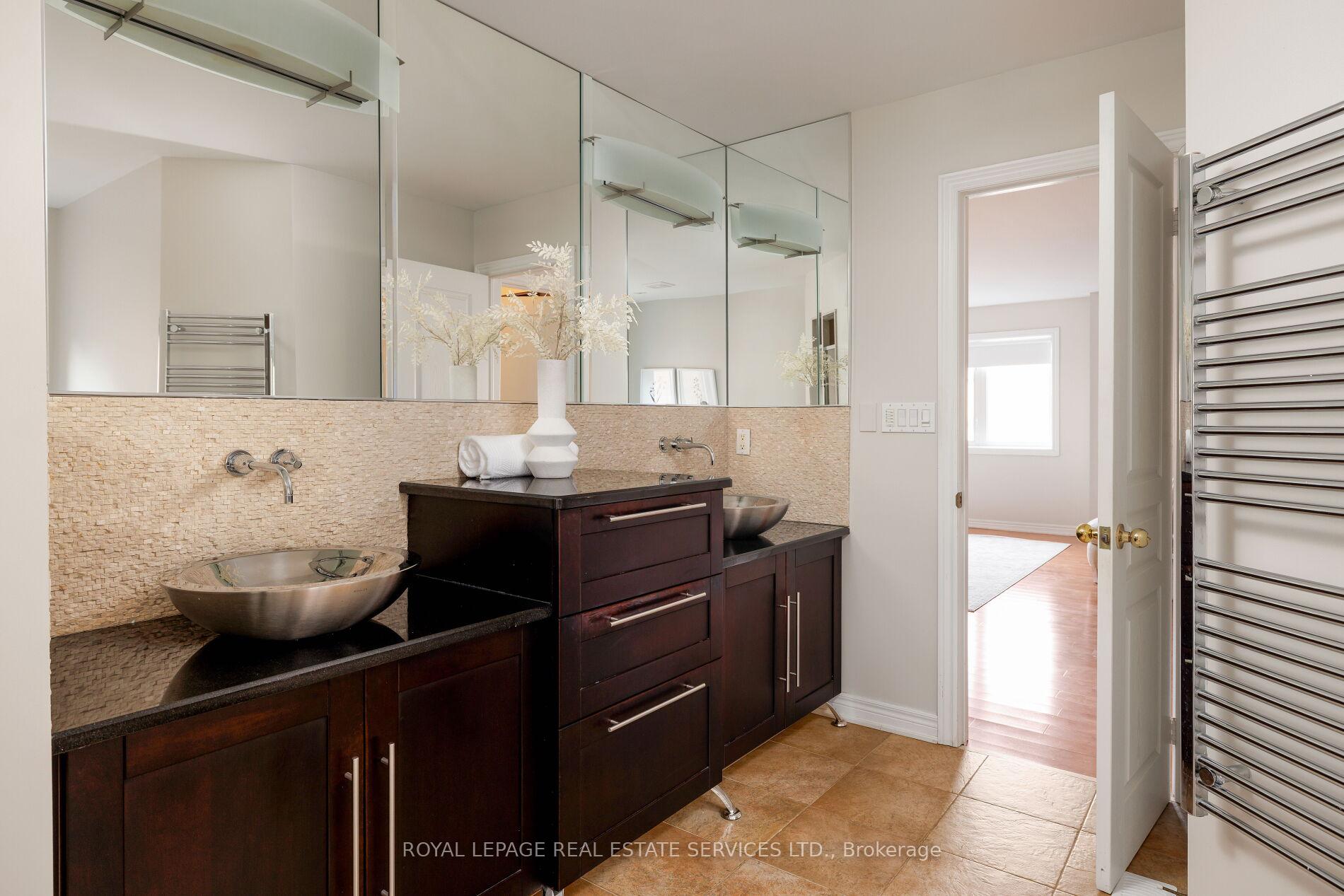 2313 Coronation Drive, Oakville, ON L6H 7N1