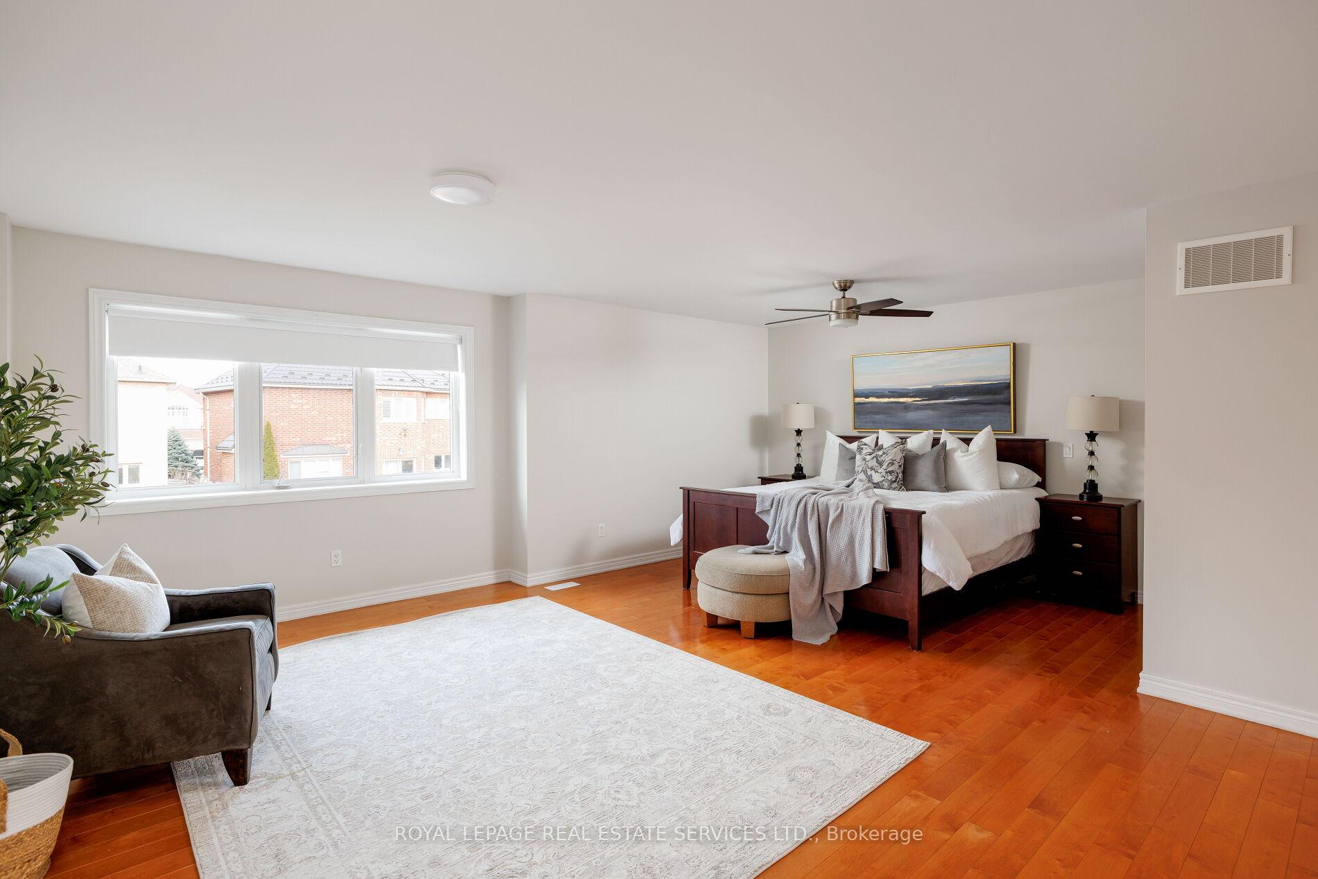 2313 Coronation Drive, Oakville, ON L6H 7N1