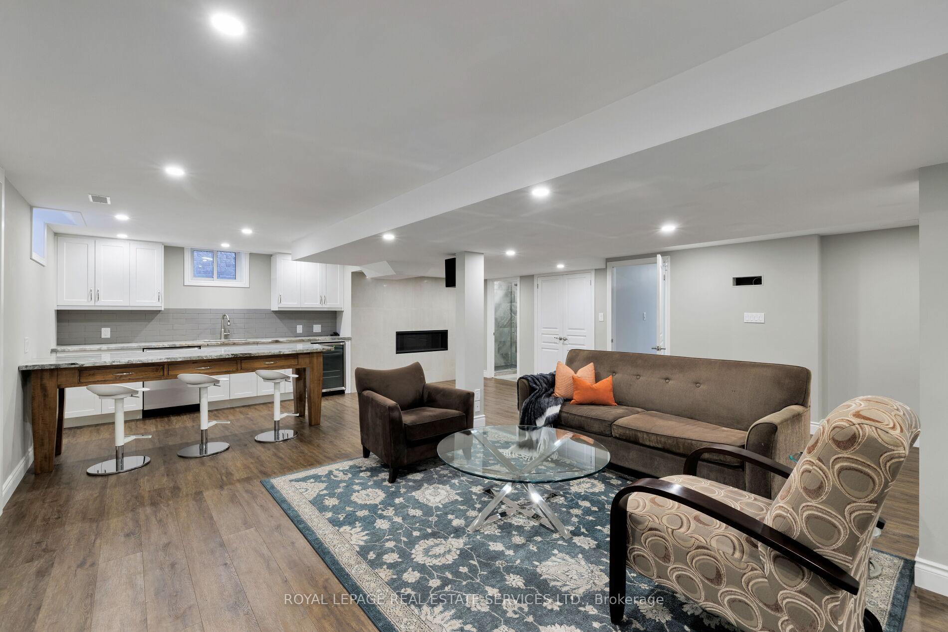 2313 Coronation Drive, Oakville, ON L6H 7N1