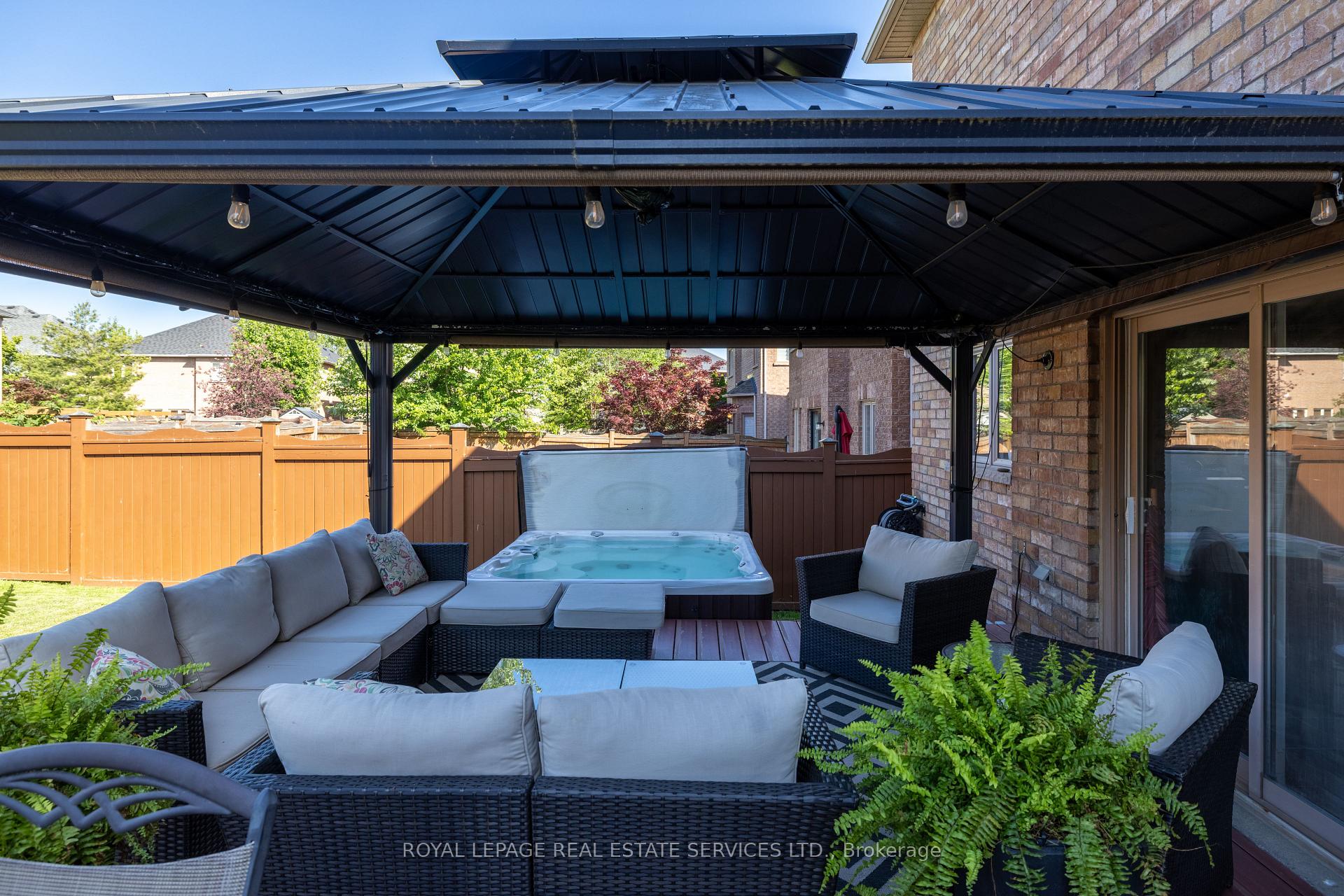 2313 Coronation Drive, Oakville, ON L6H 7N1