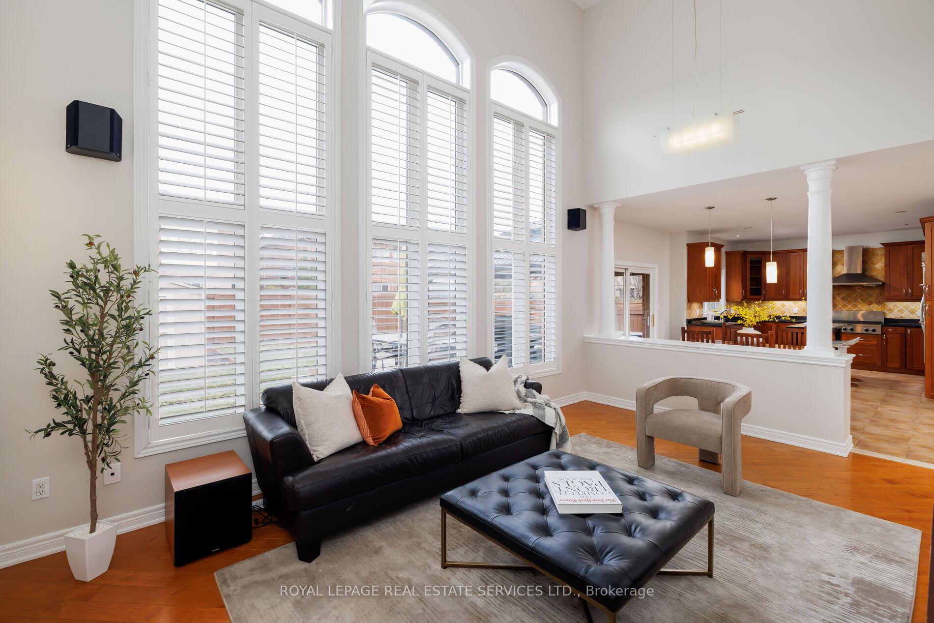 2313 Coronation Drive, Oakville, ON L6H 7N1