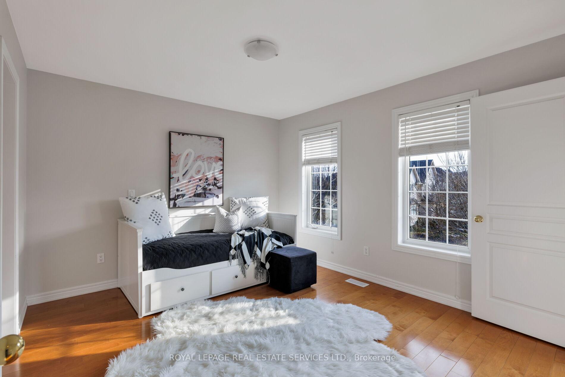 2313 Coronation Drive, Oakville, ON L6H 7N1