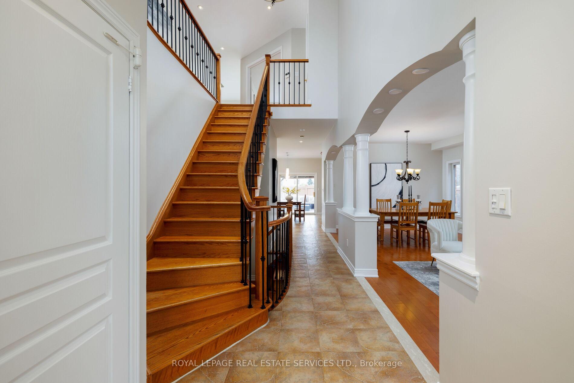 2313 Coronation Drive, Oakville, ON L6H 7N1