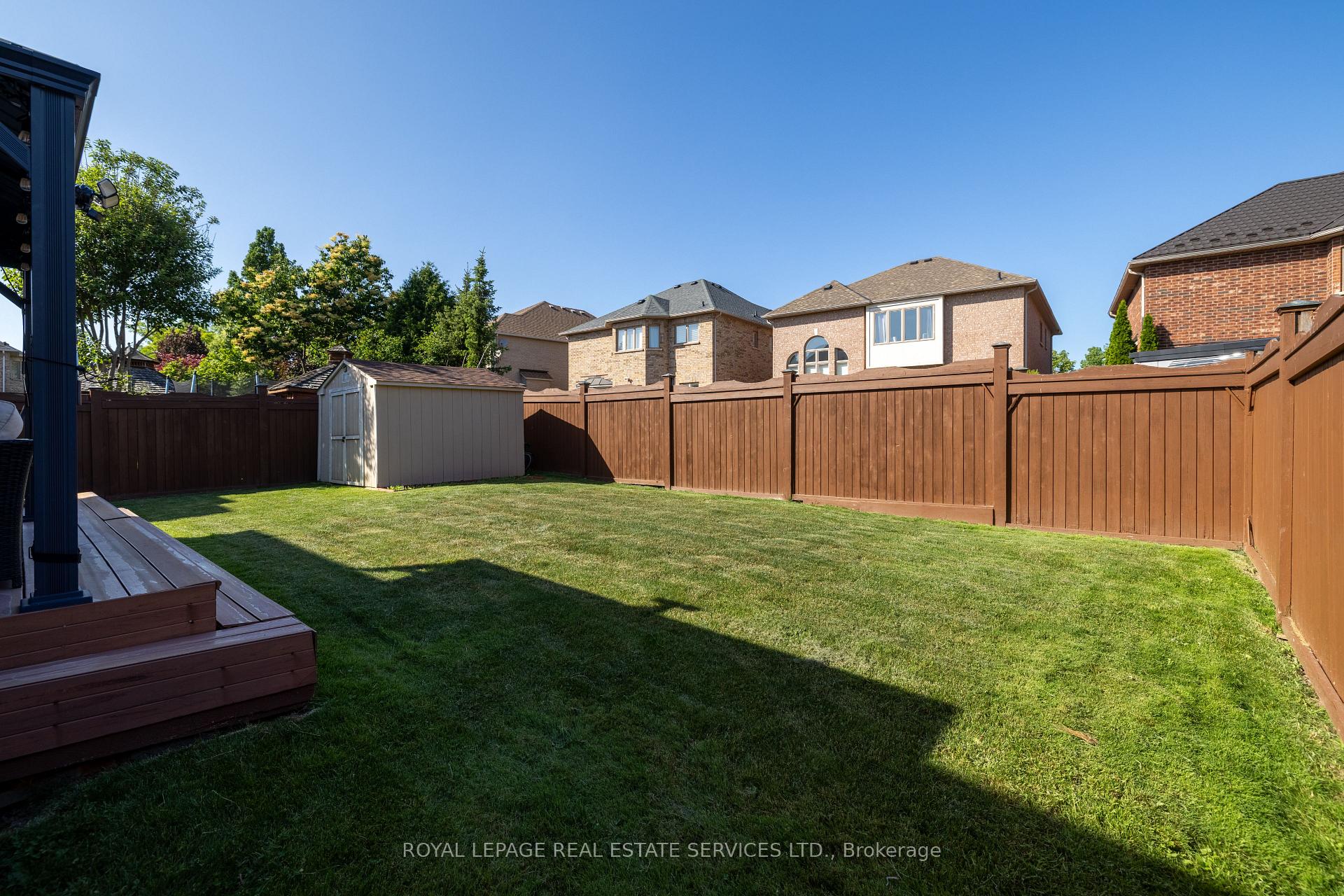 2313 Coronation Drive, Oakville, ON L6H 7N1