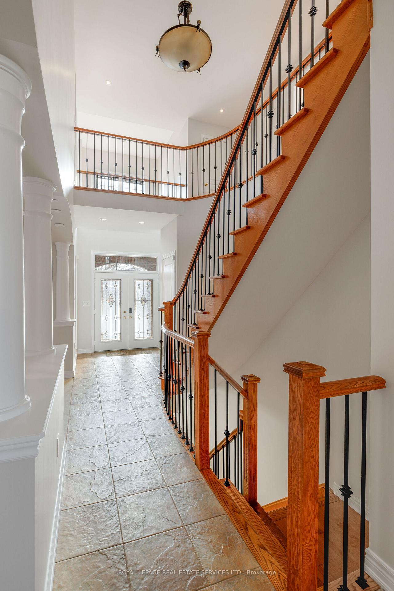 2313 Coronation Drive, Oakville, ON L6H 7N1