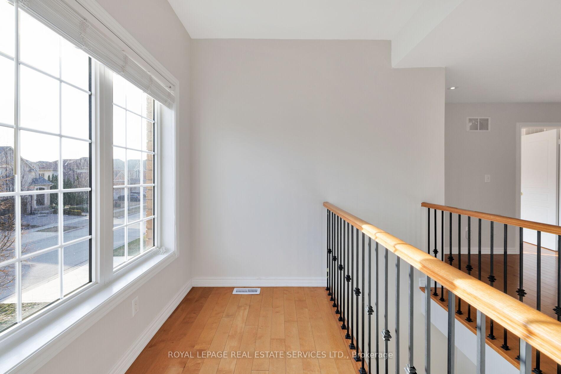 2313 Coronation Drive, Oakville, ON L6H 7N1