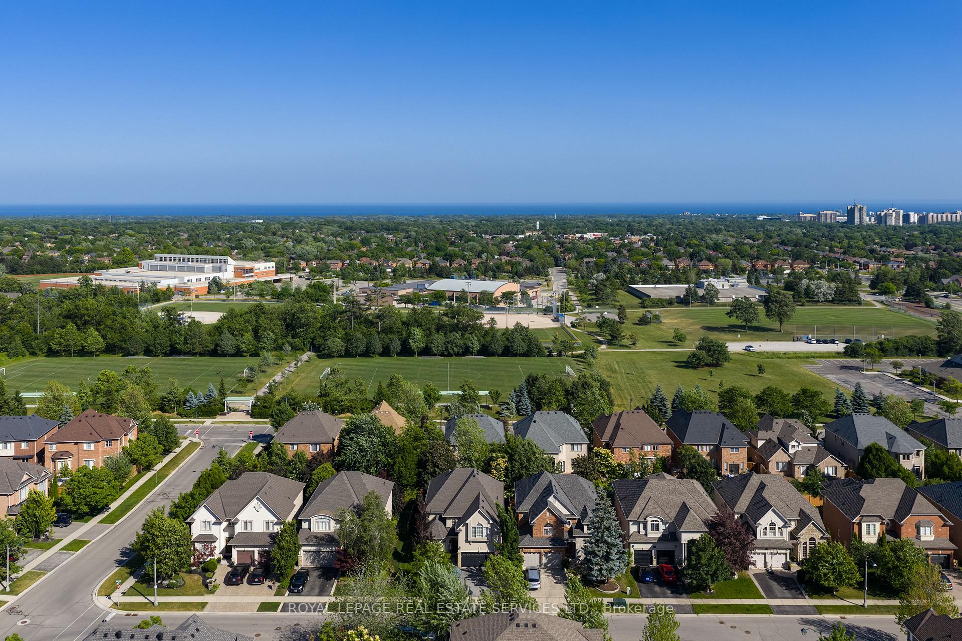 2313 Coronation Drive, Oakville, ON L6H 7N1