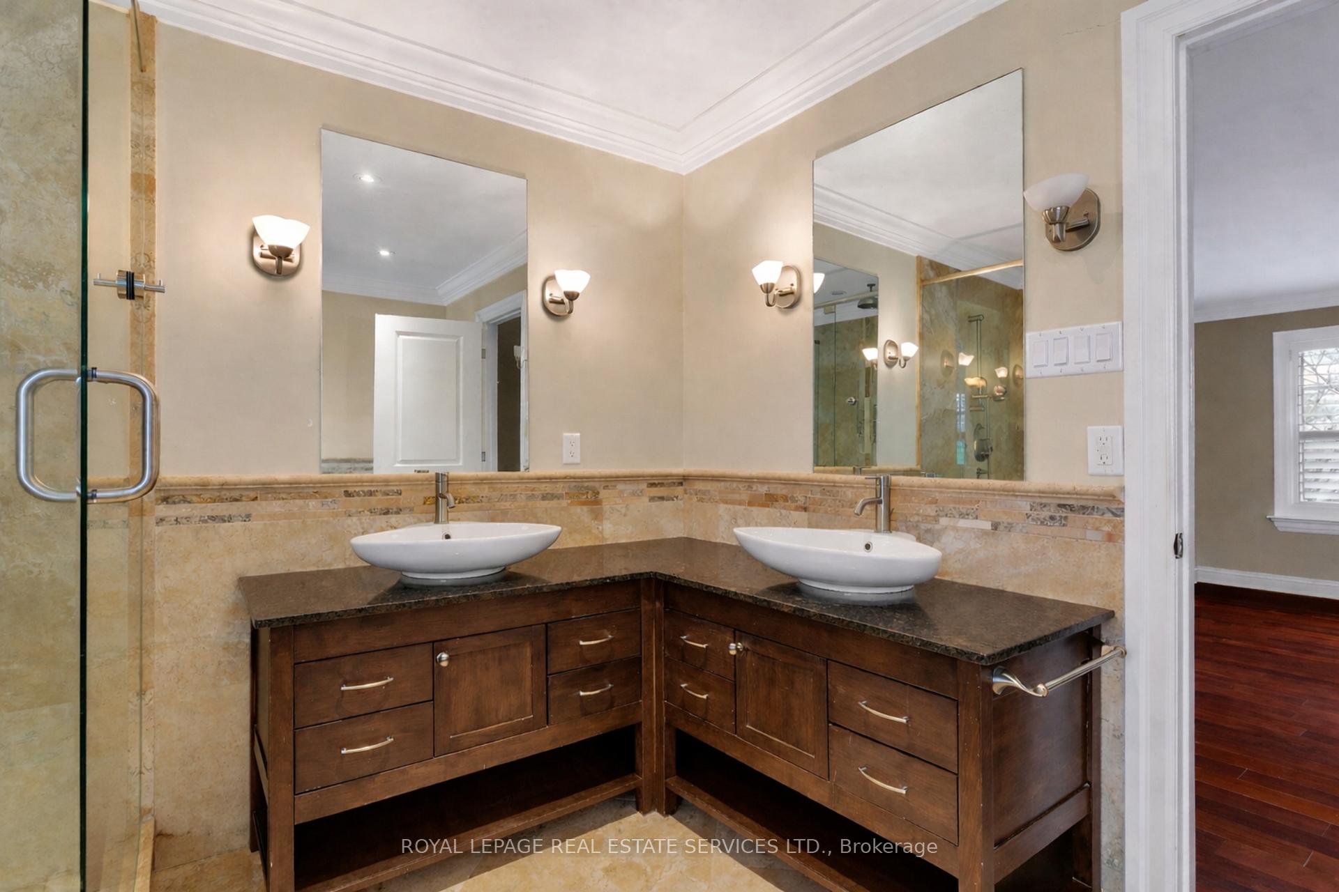 1387 Willowdown Road