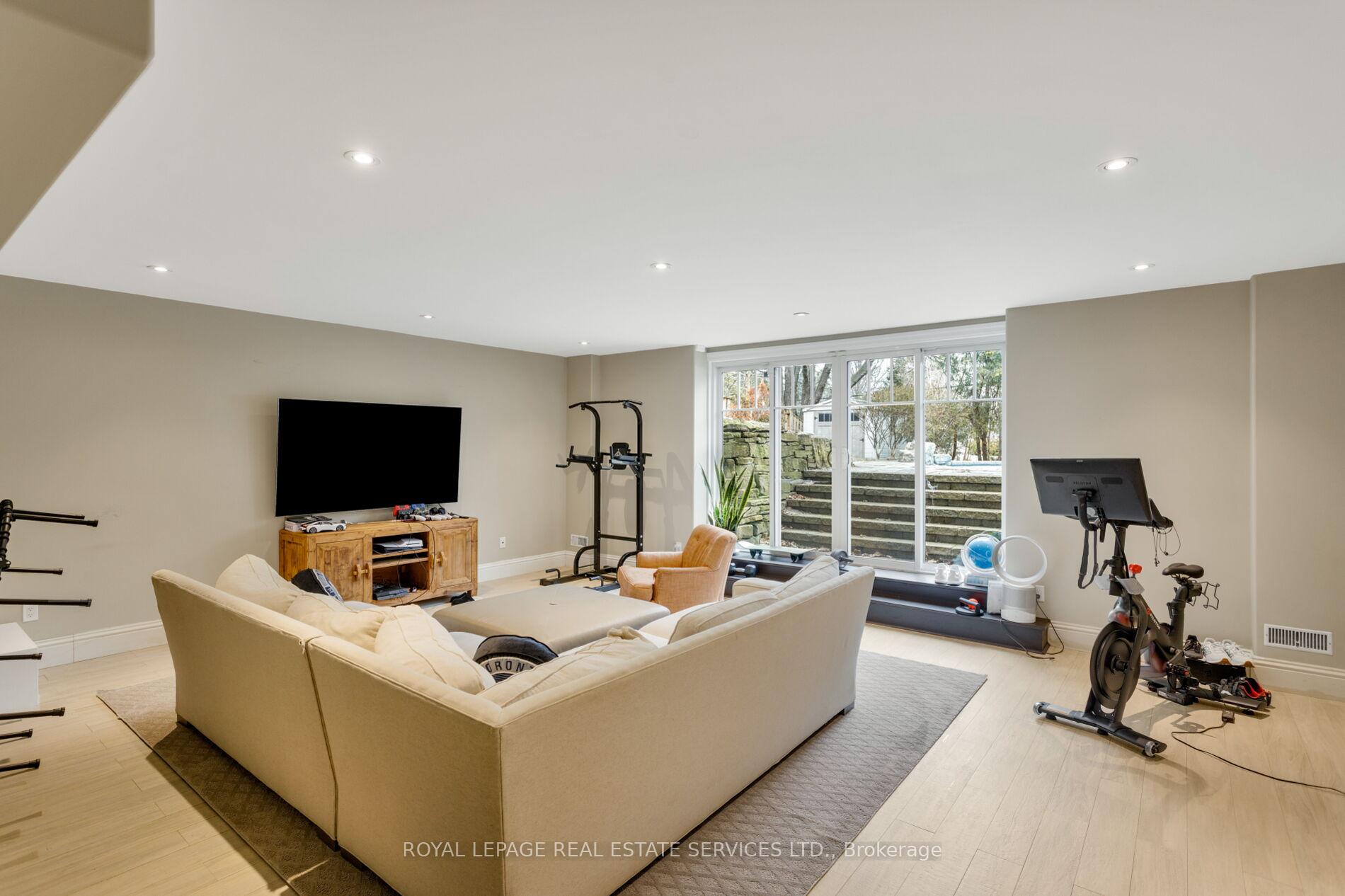 1387 Willowdown Road