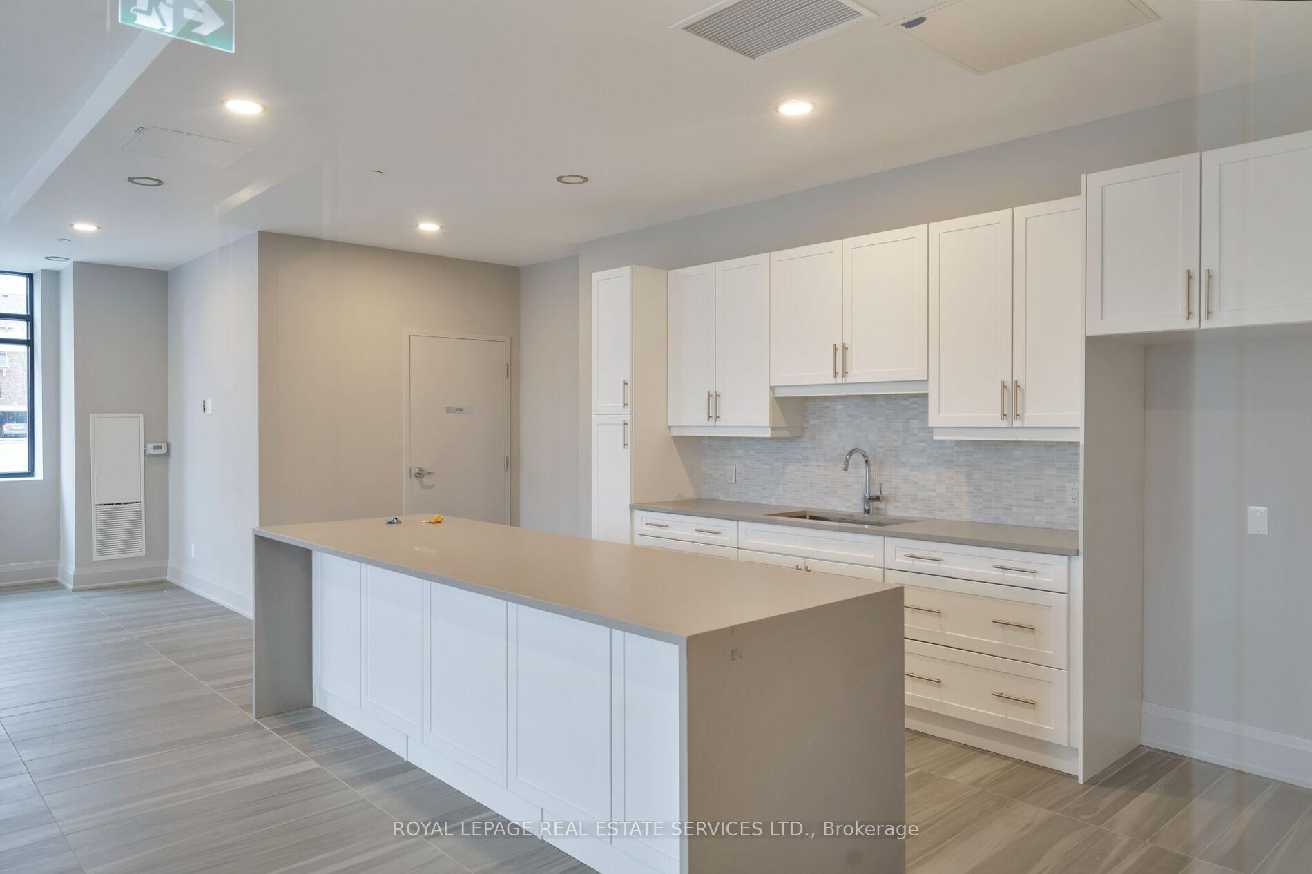 150 Oak Park Boulevard 420