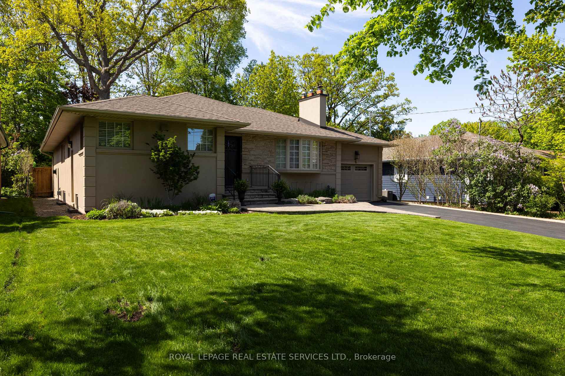 23 Glenmanor Drive