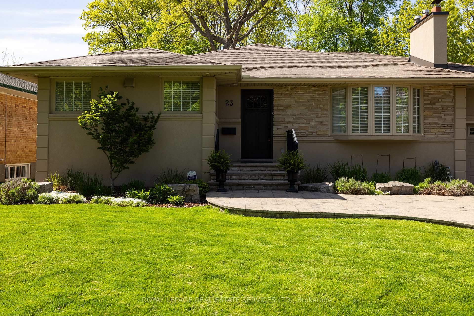 23 Glenmanor Drive