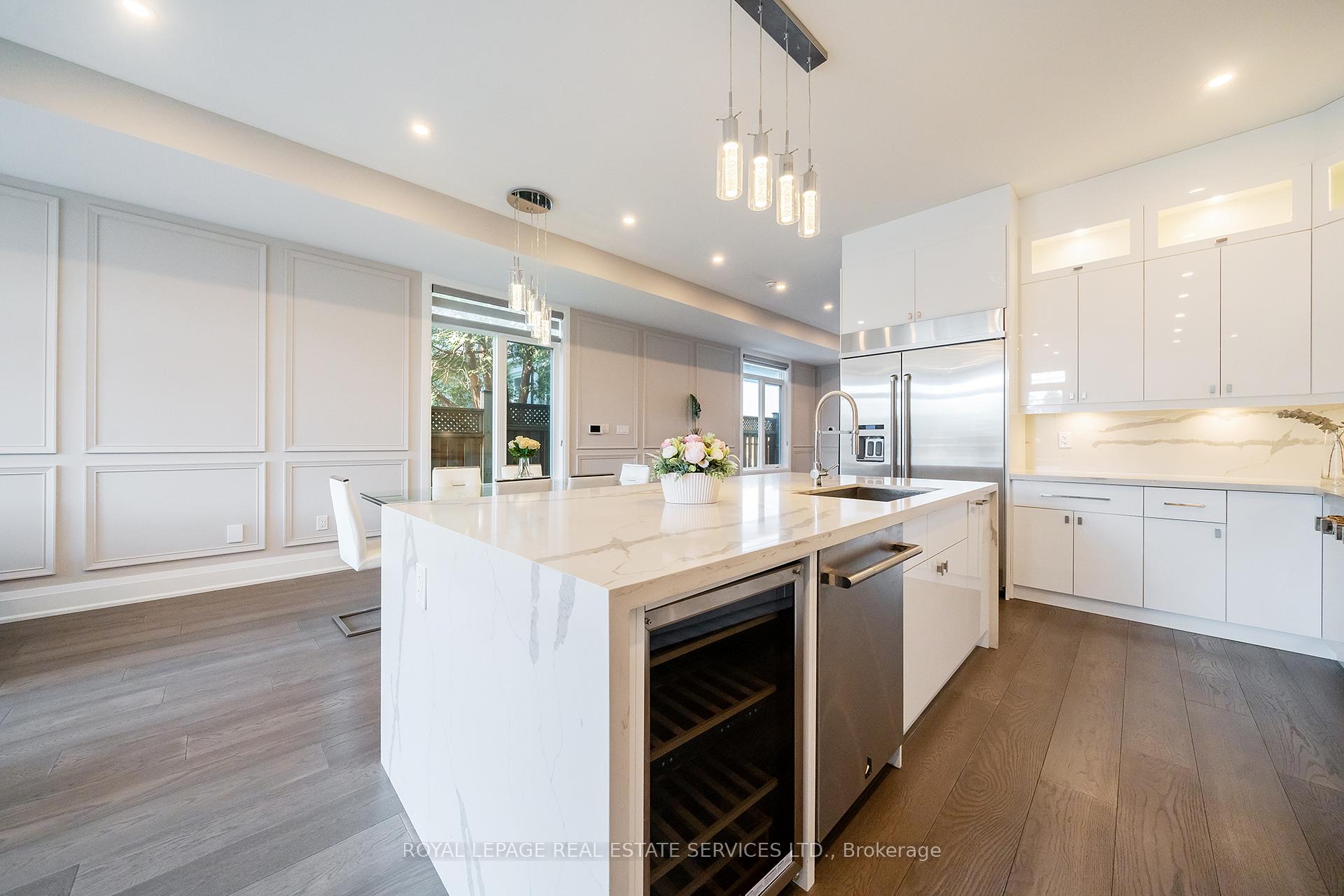 25A Tecumseth Avenue
