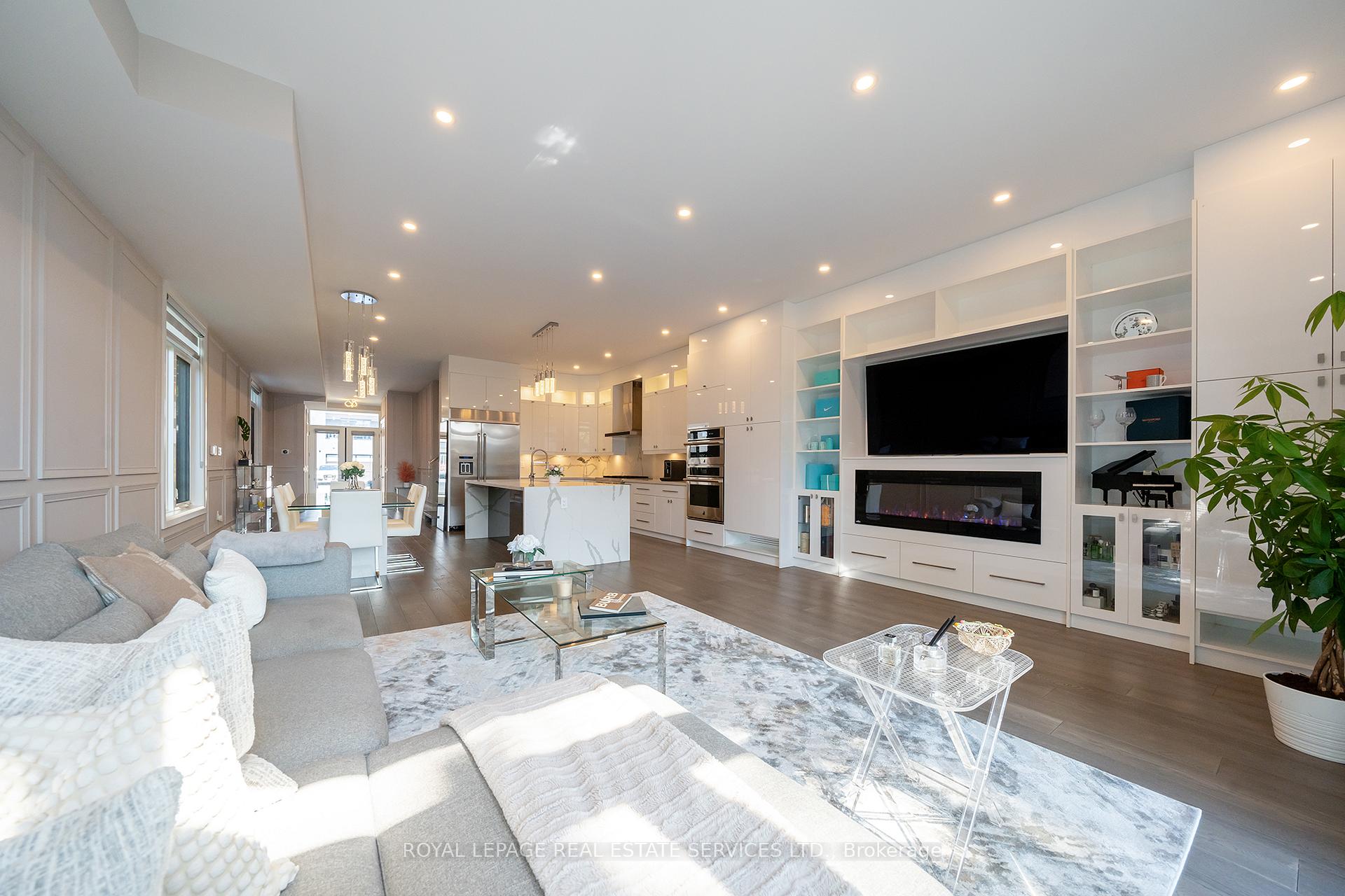 25A Tecumseth Avenue