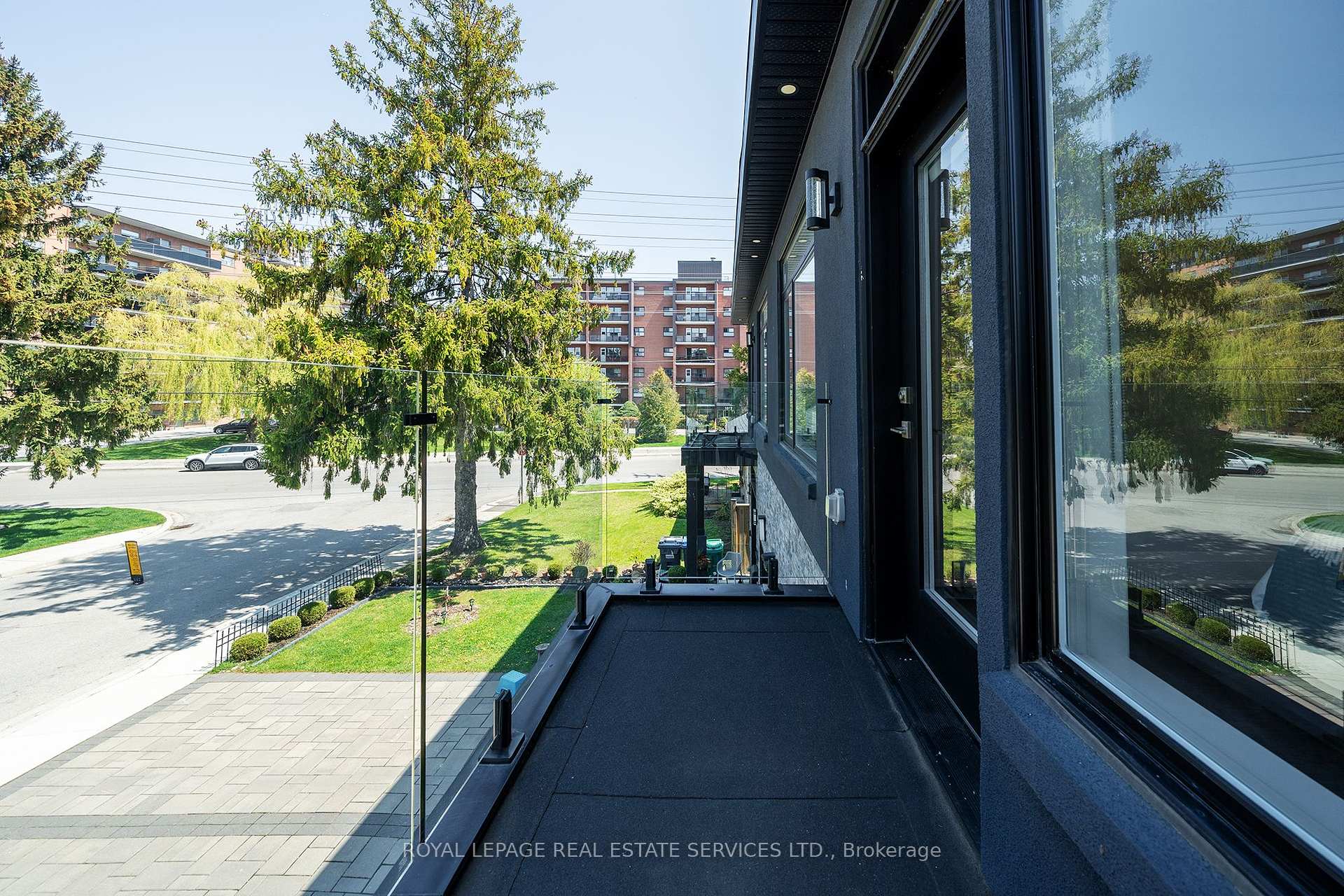 25A Tecumseth Avenue