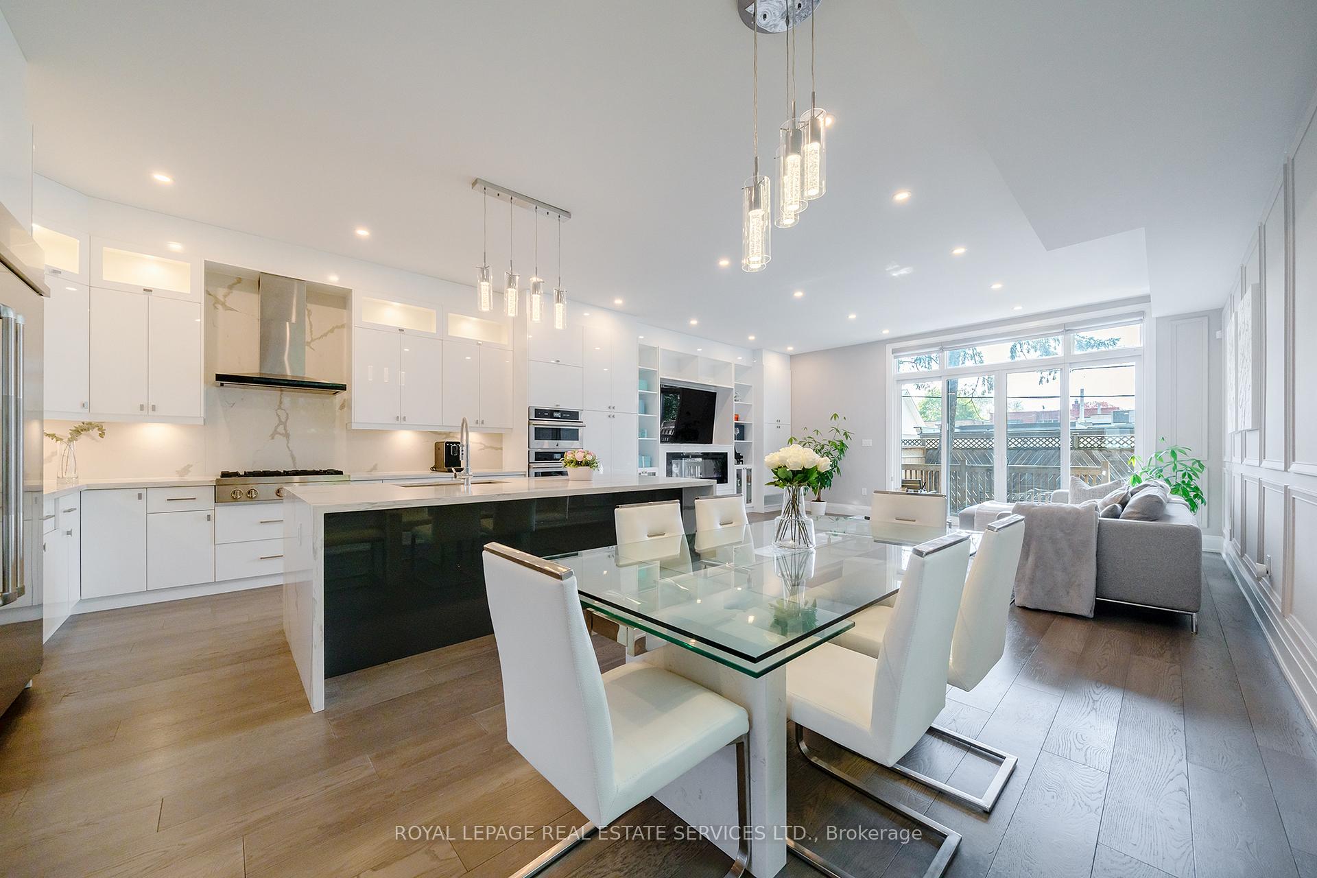 25A Tecumseth Avenue
