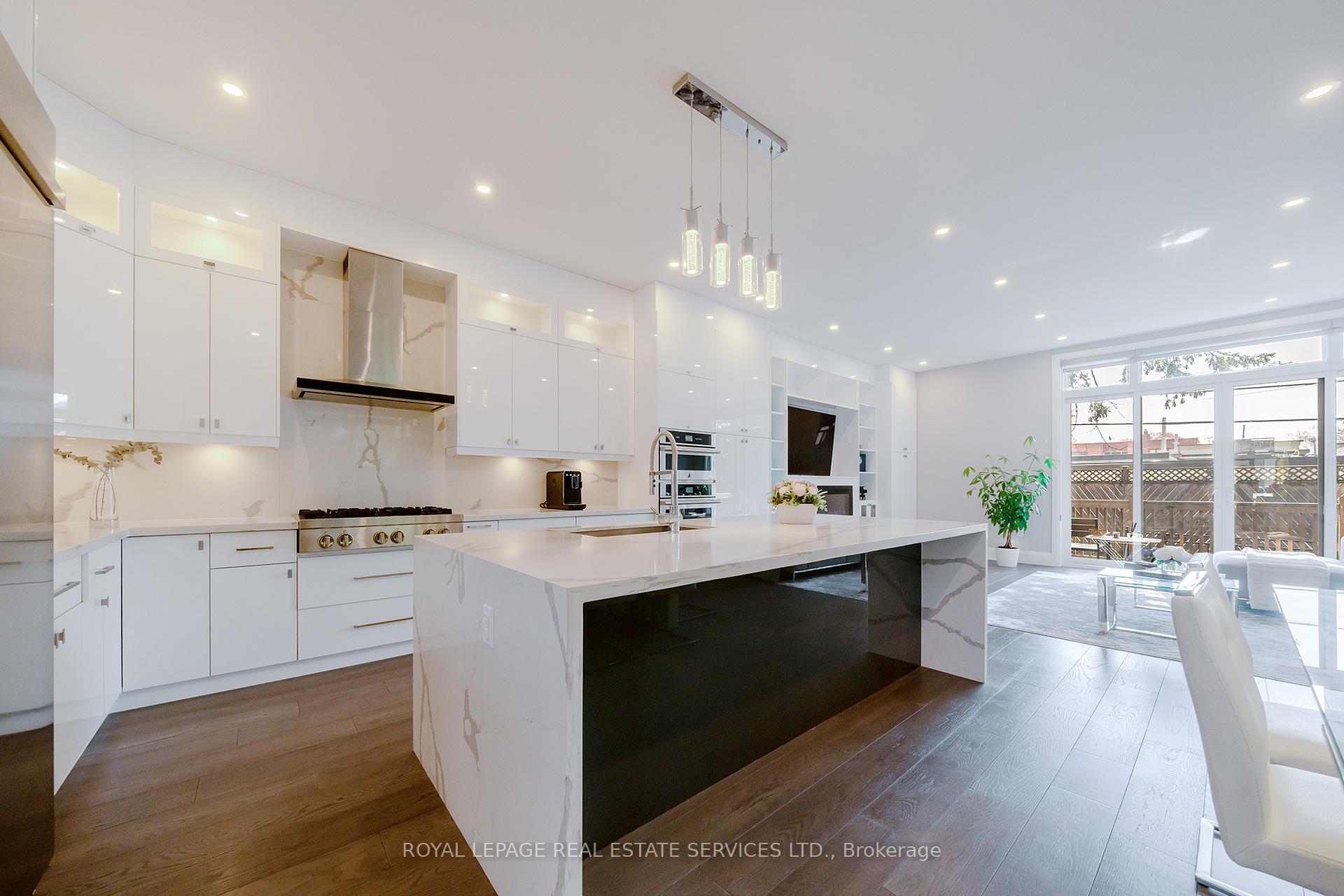 25A Tecumseth Avenue