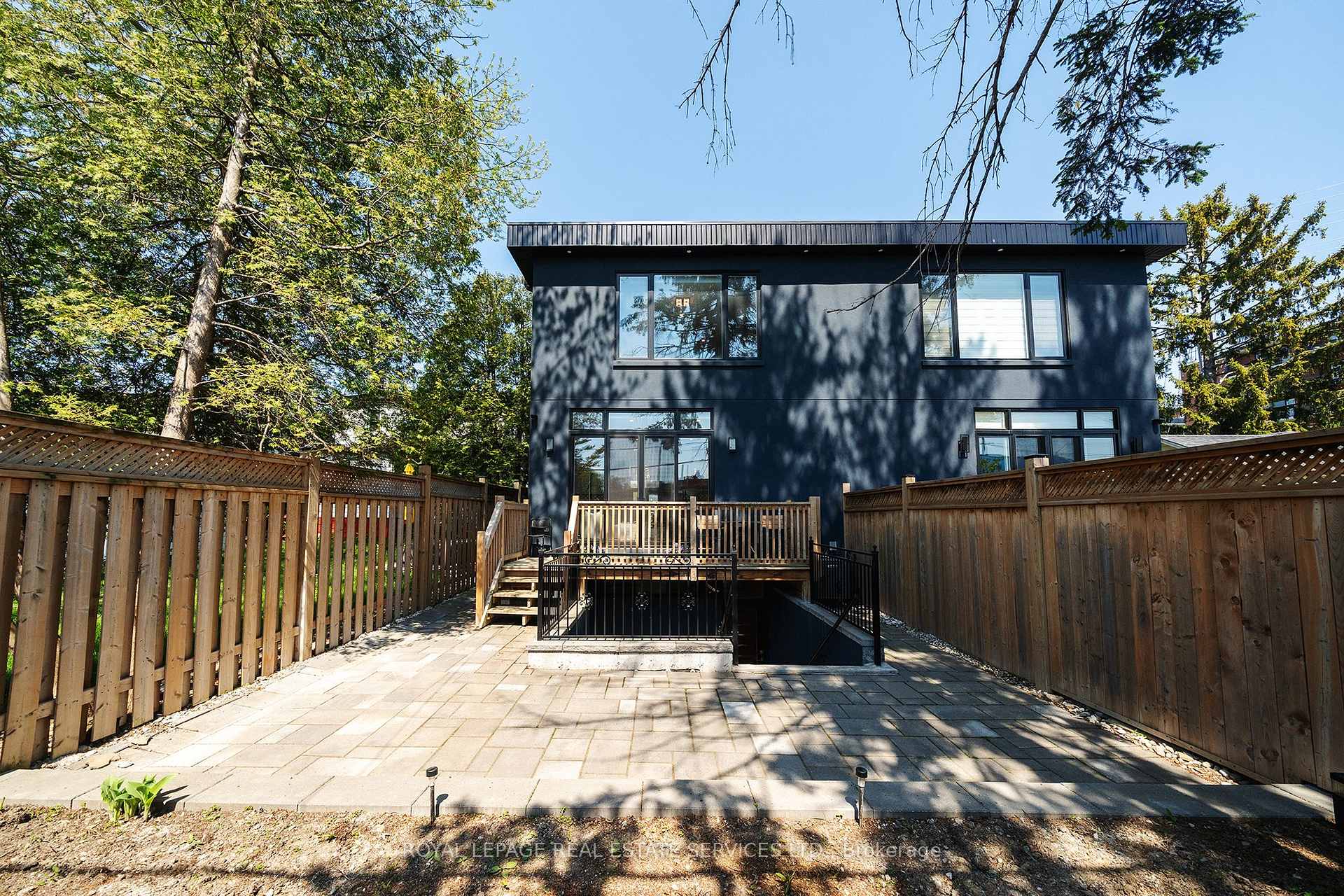 25A Tecumseth Avenue
