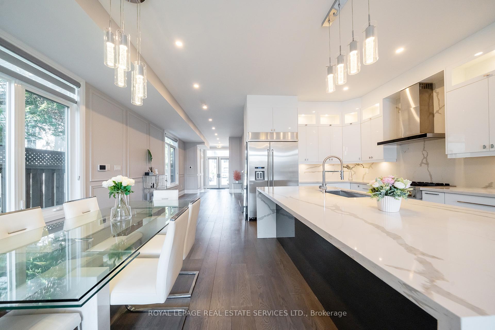 25A Tecumseth Avenue