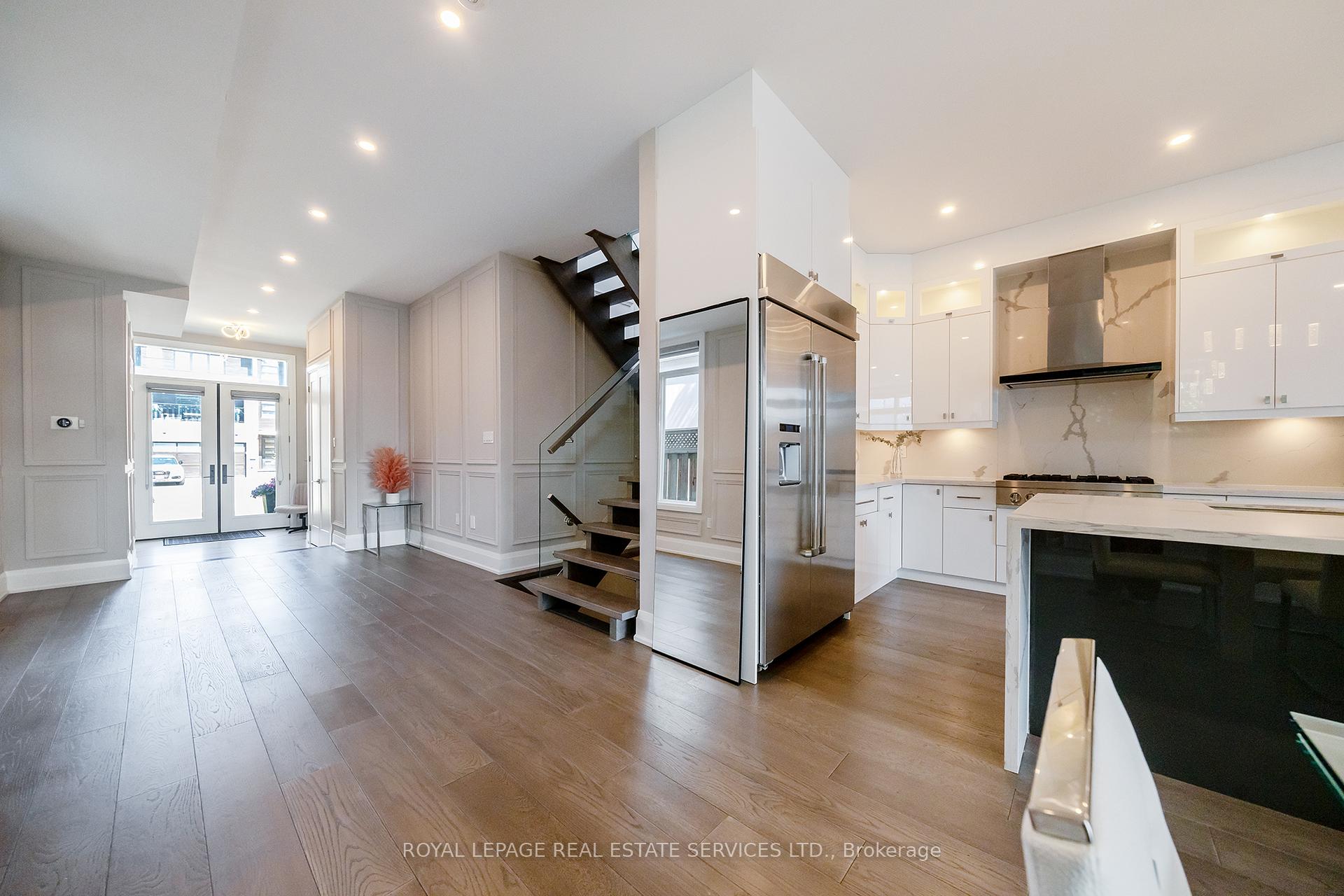25A Tecumseth Avenue
