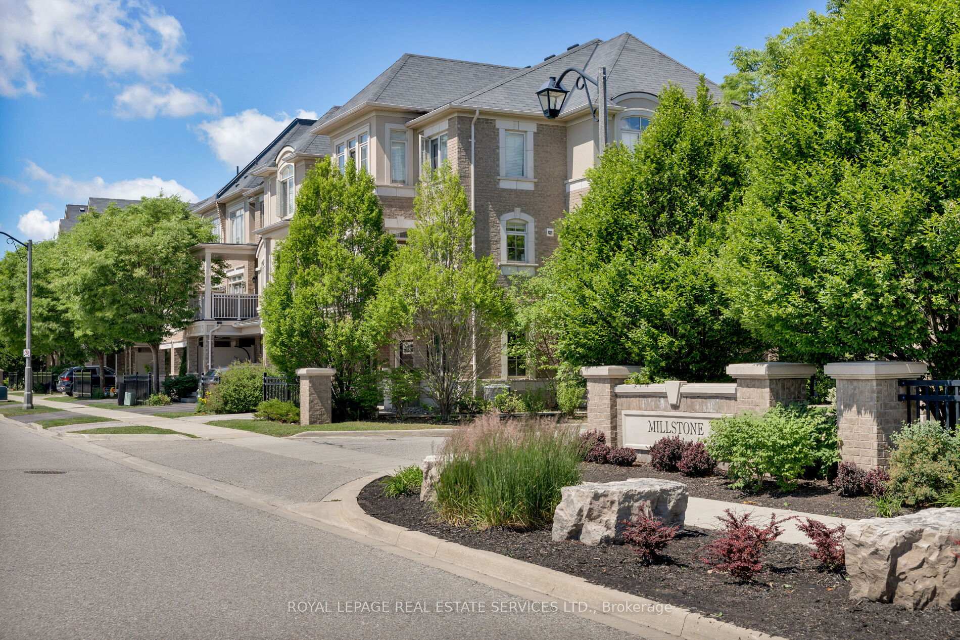 2425 Greenwich Drive