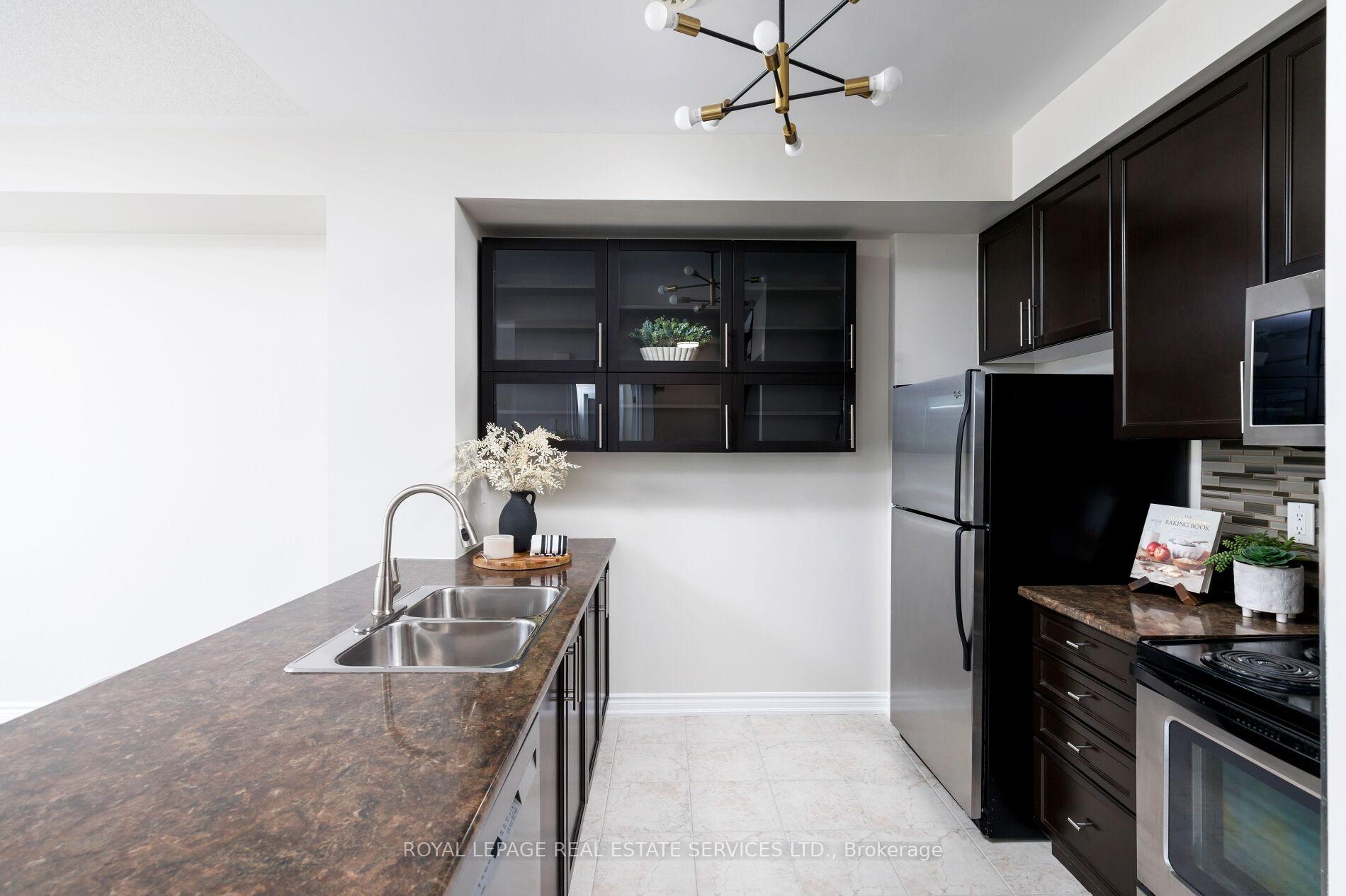 2425 Greenwich Drive