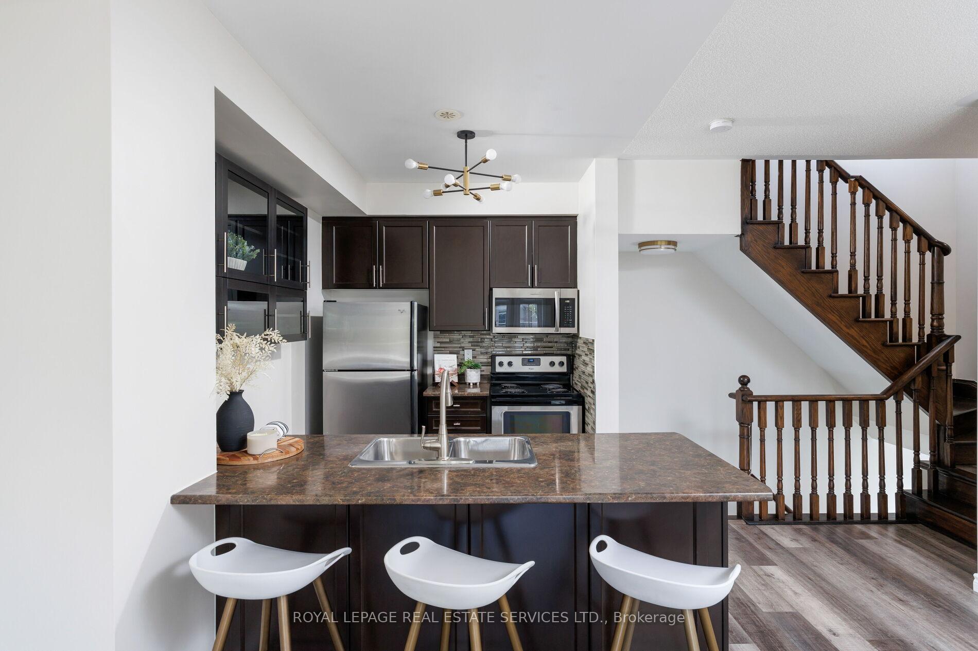 2425 Greenwich Drive