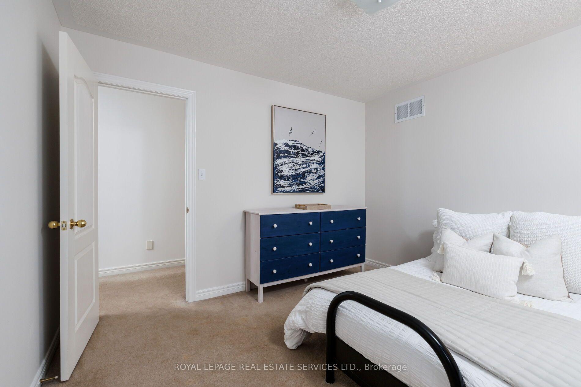 2190 Kingsridge Drive