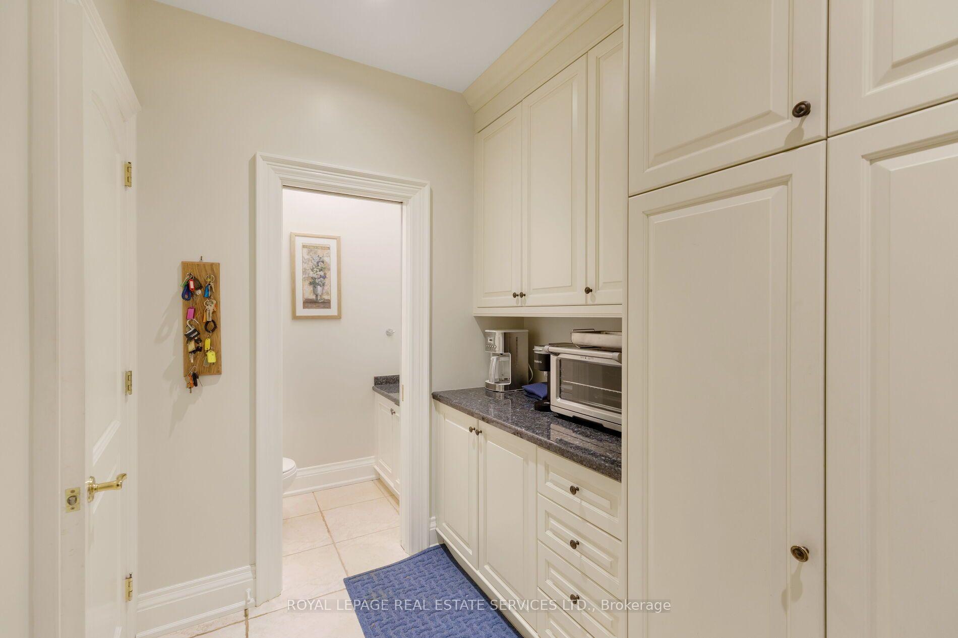 70 Shorewood Place