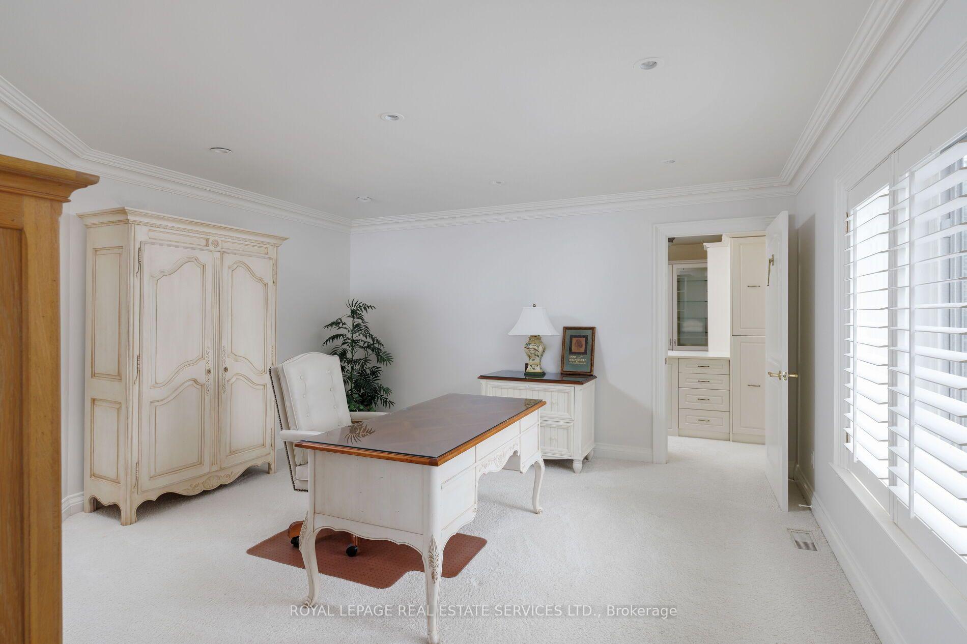 70 Shorewood Place