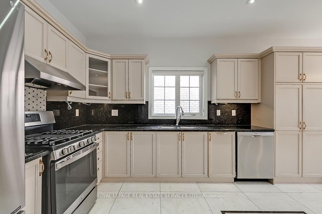 2596 North Ridge Trail