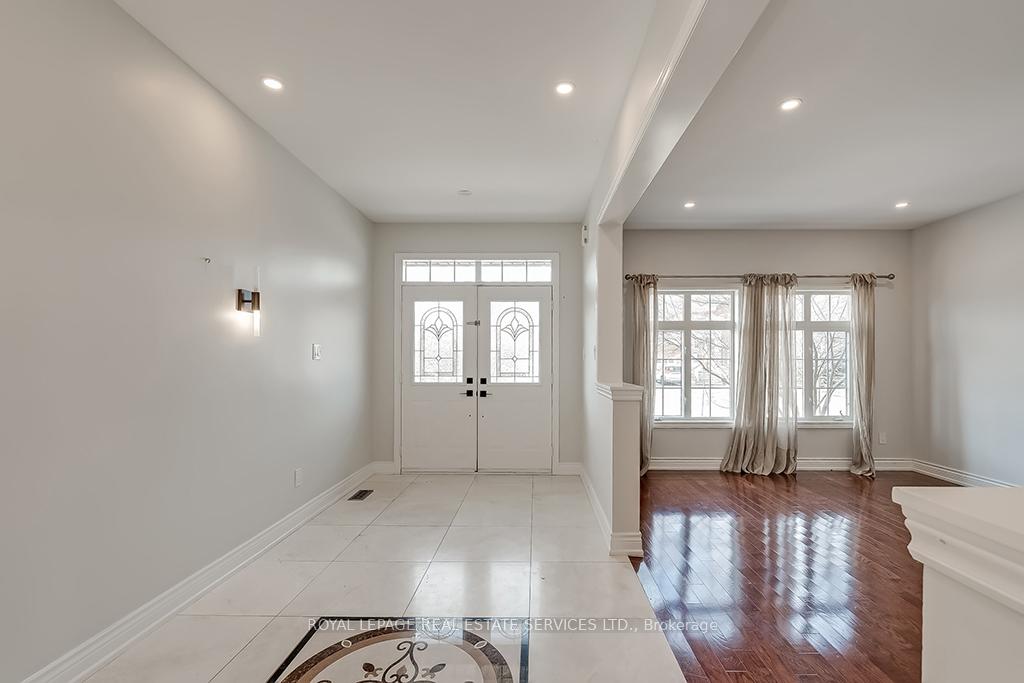 2596 North Ridge Trail