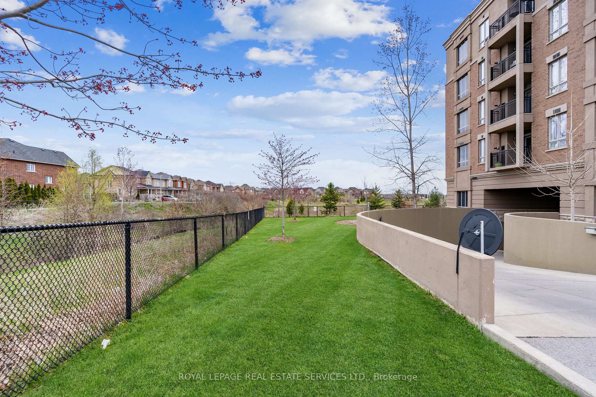 5327 Upper Middle Road 404