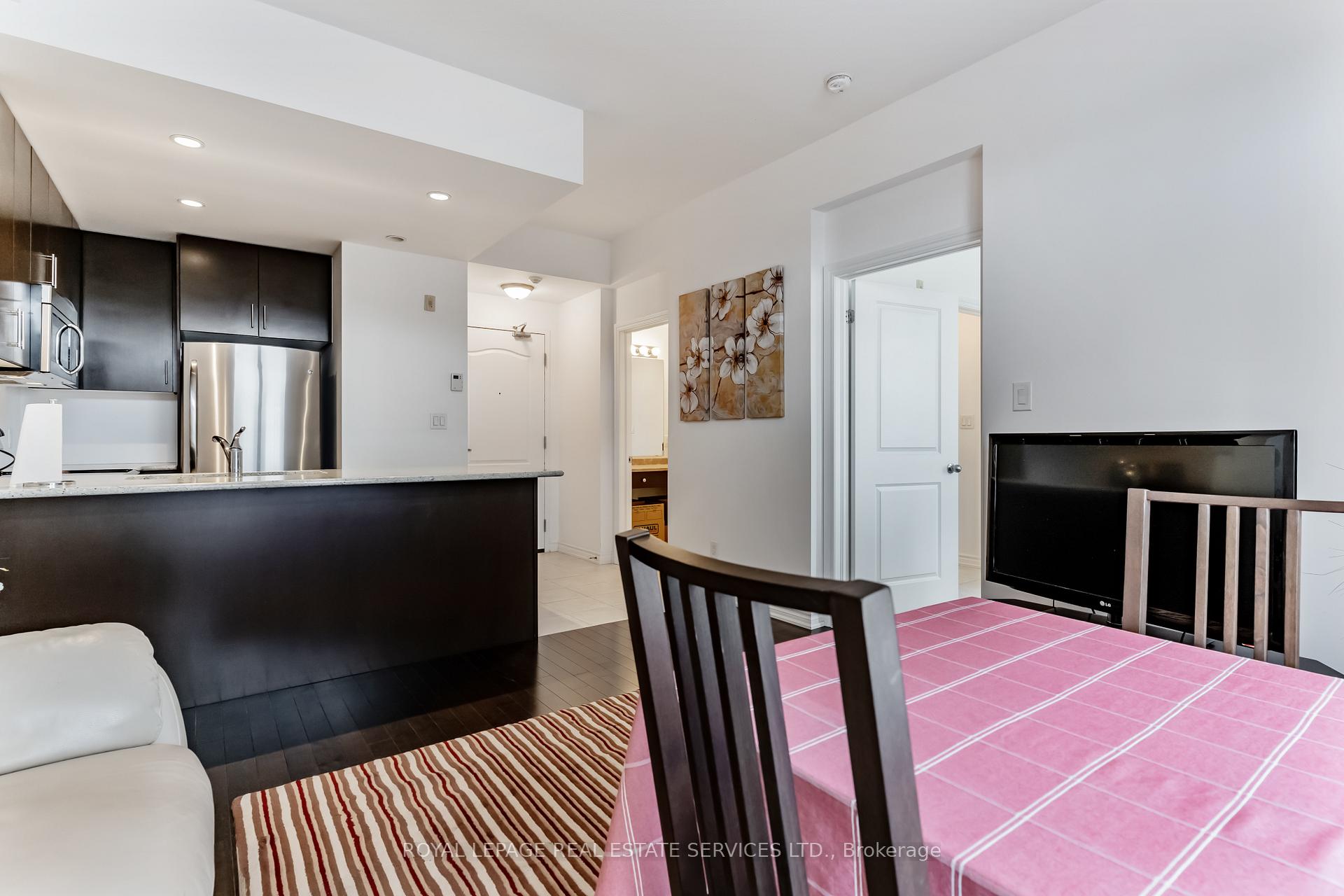 5327 Upper Middle Road 404