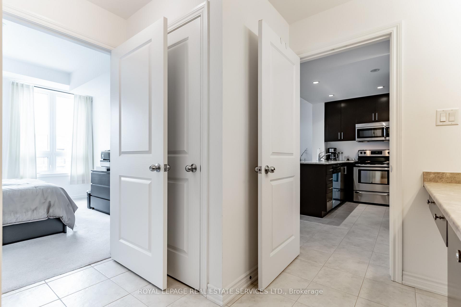 5327 Upper Middle Road 404