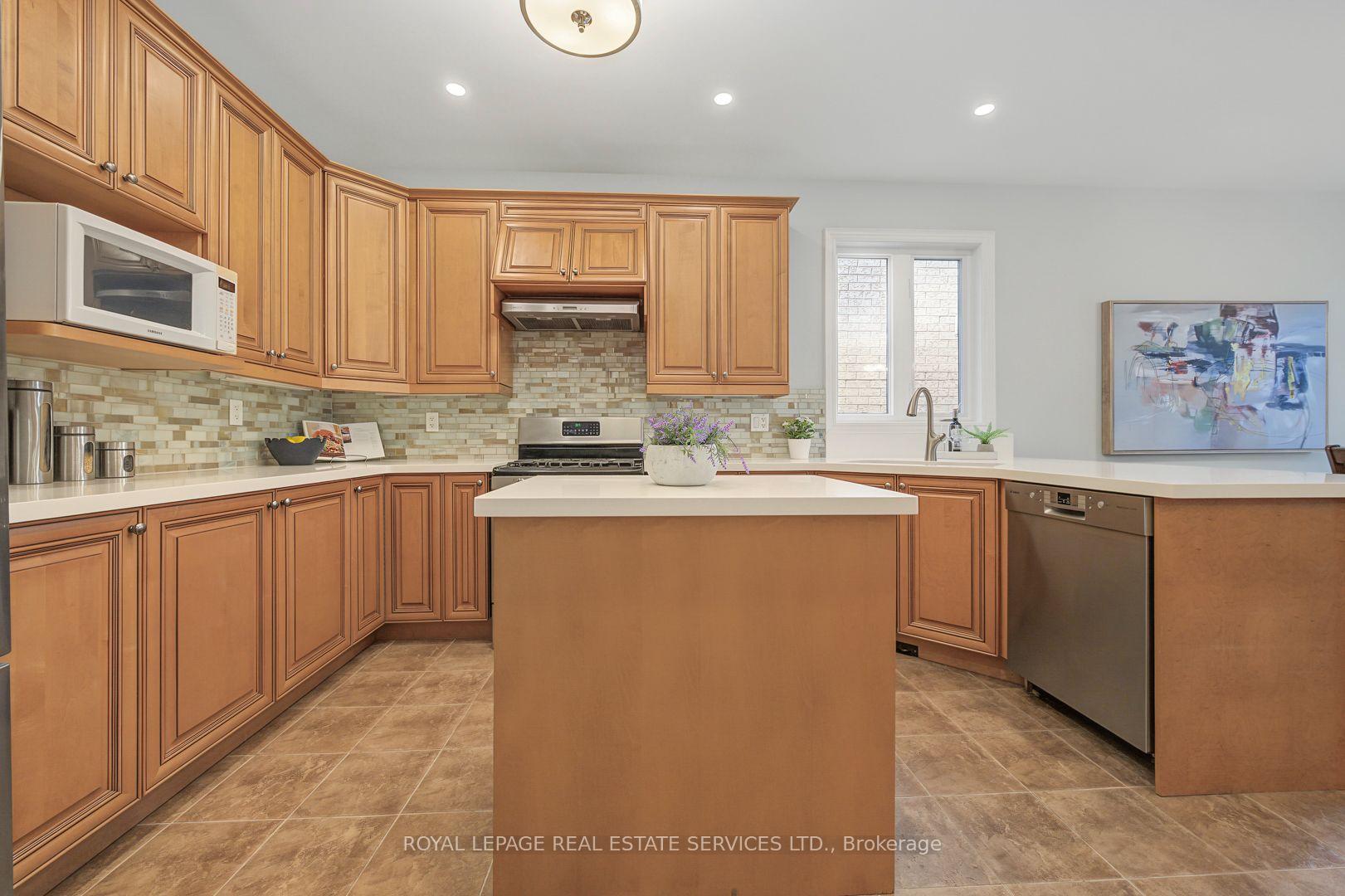 3368 Raspberry Bush Trail