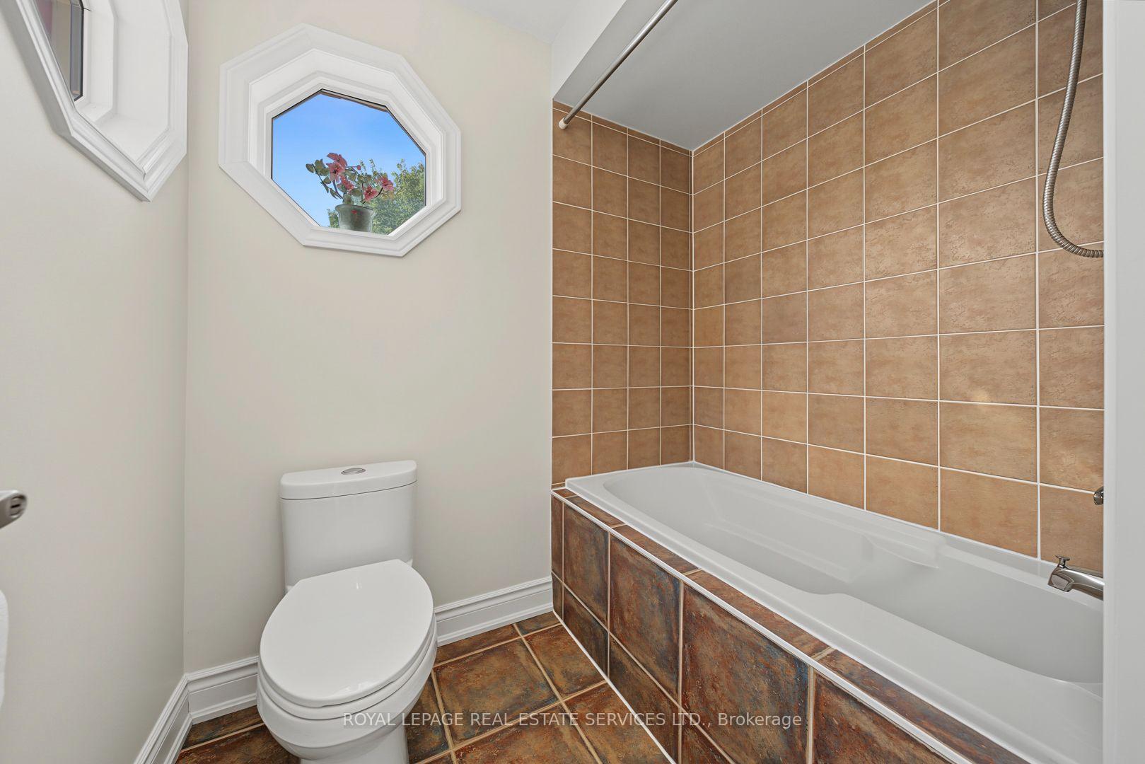 3368 Raspberry Bush Trail