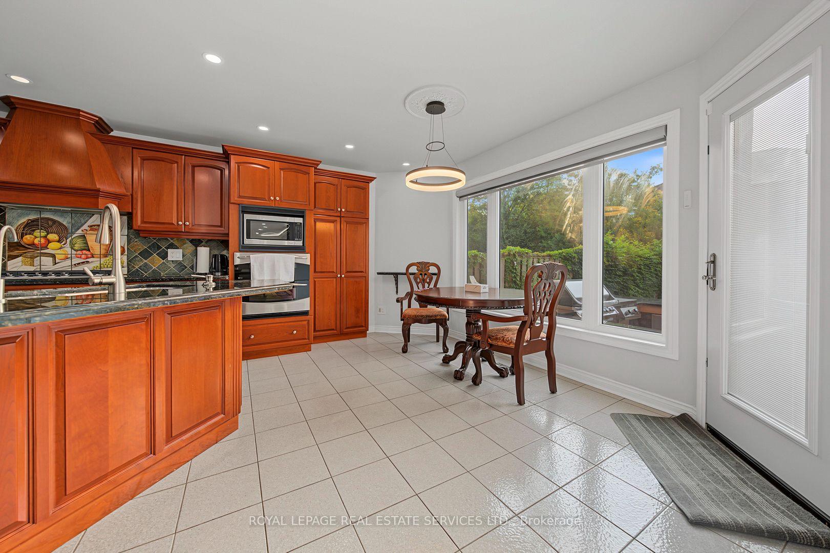 2143 Brays Lane