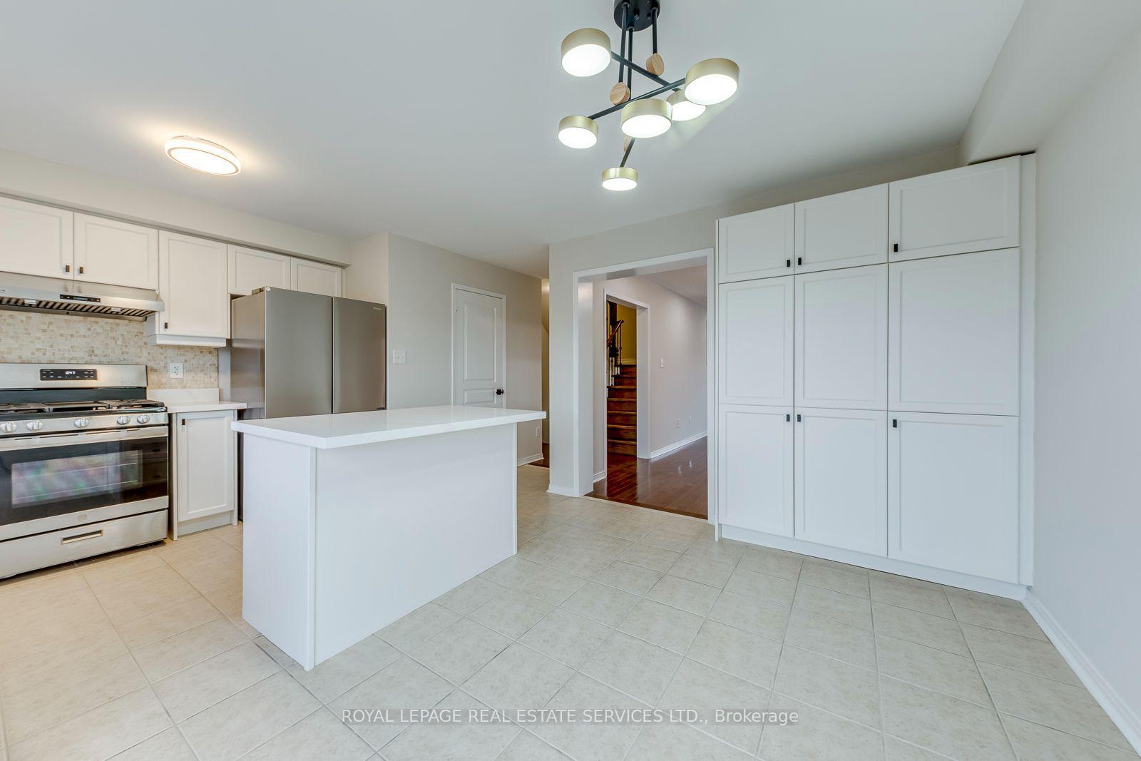 2418 Adamvale Crescent