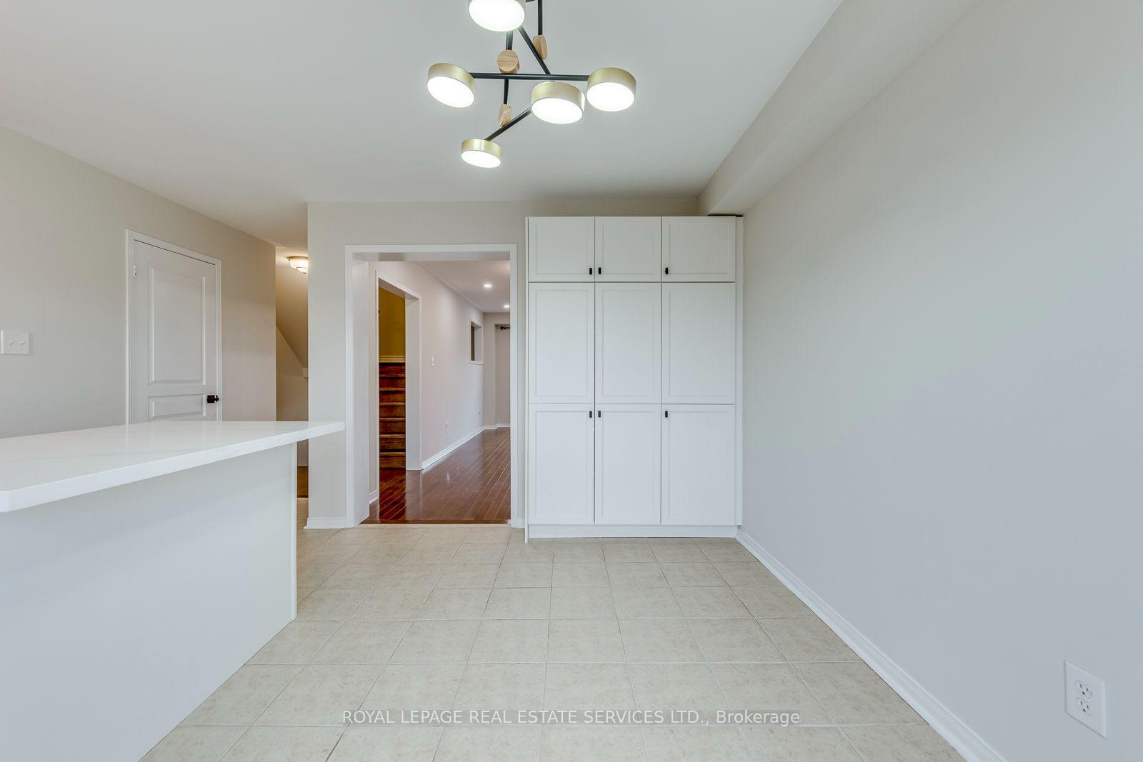 2418 Adamvale Crescent