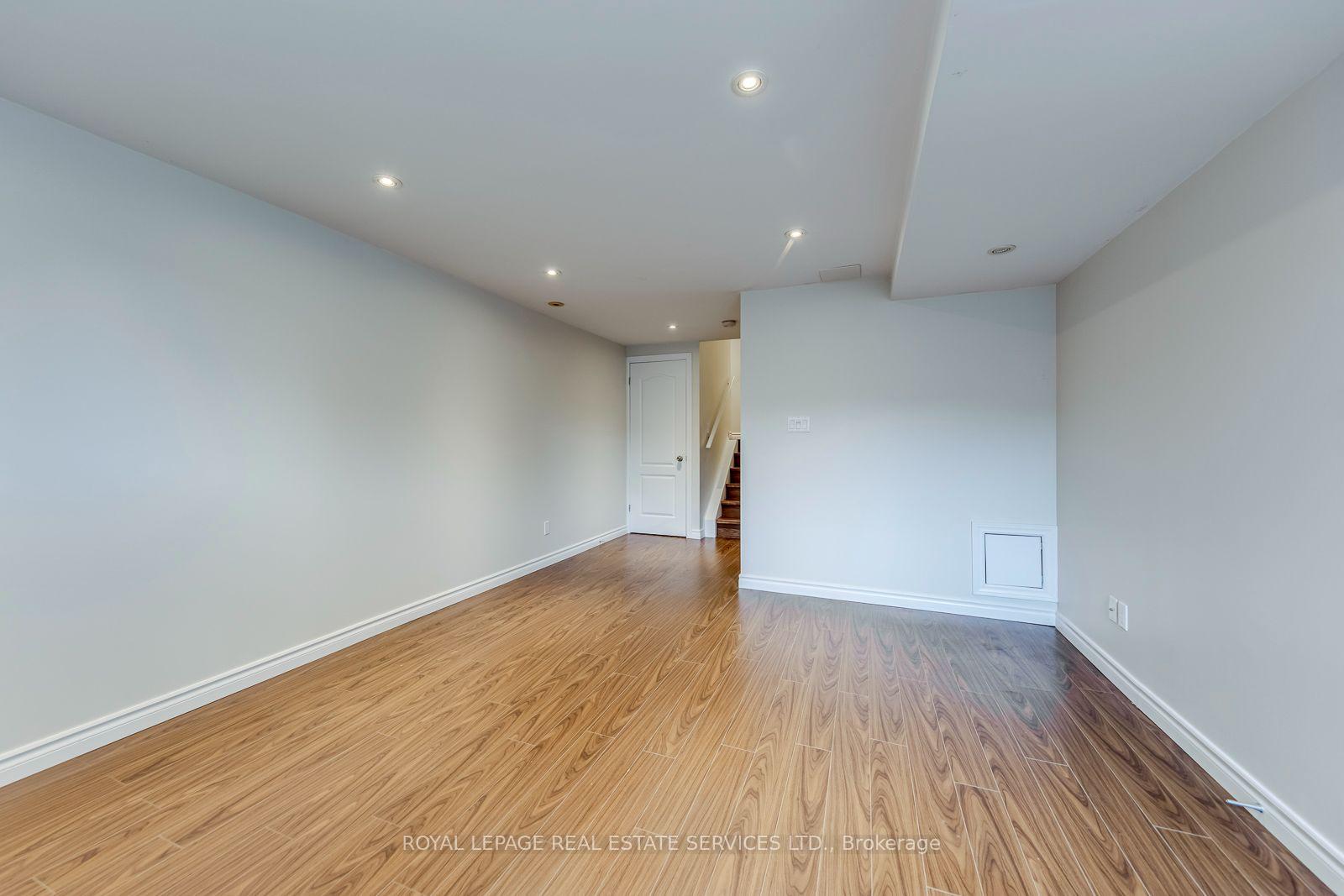2418 Adamvale Crescent