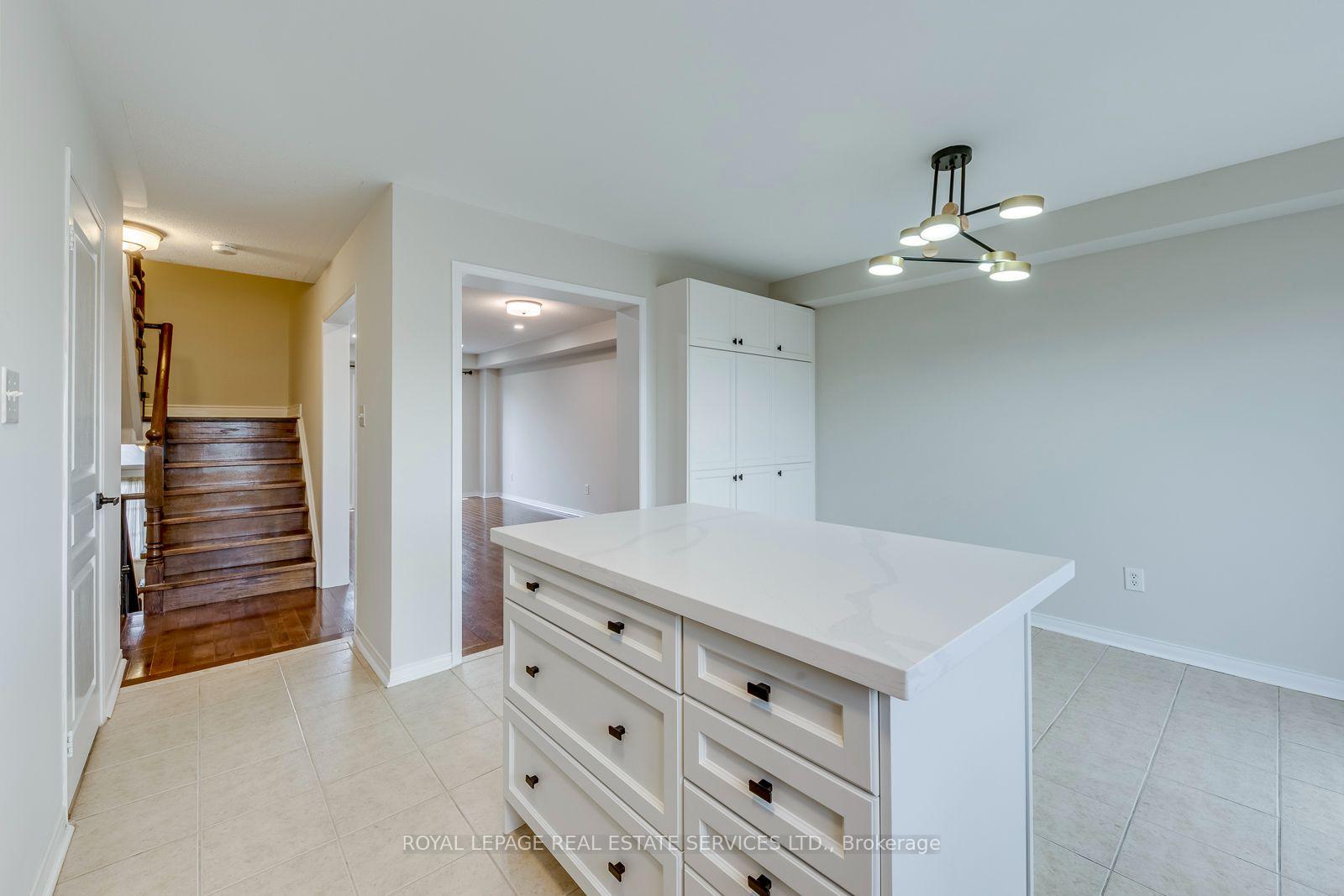 2418 Adamvale Crescent