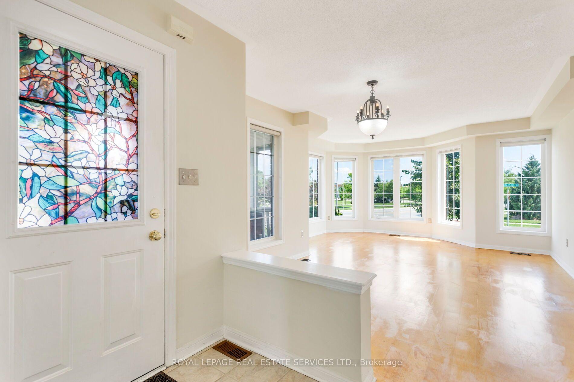 2204 Grand Oak Trail