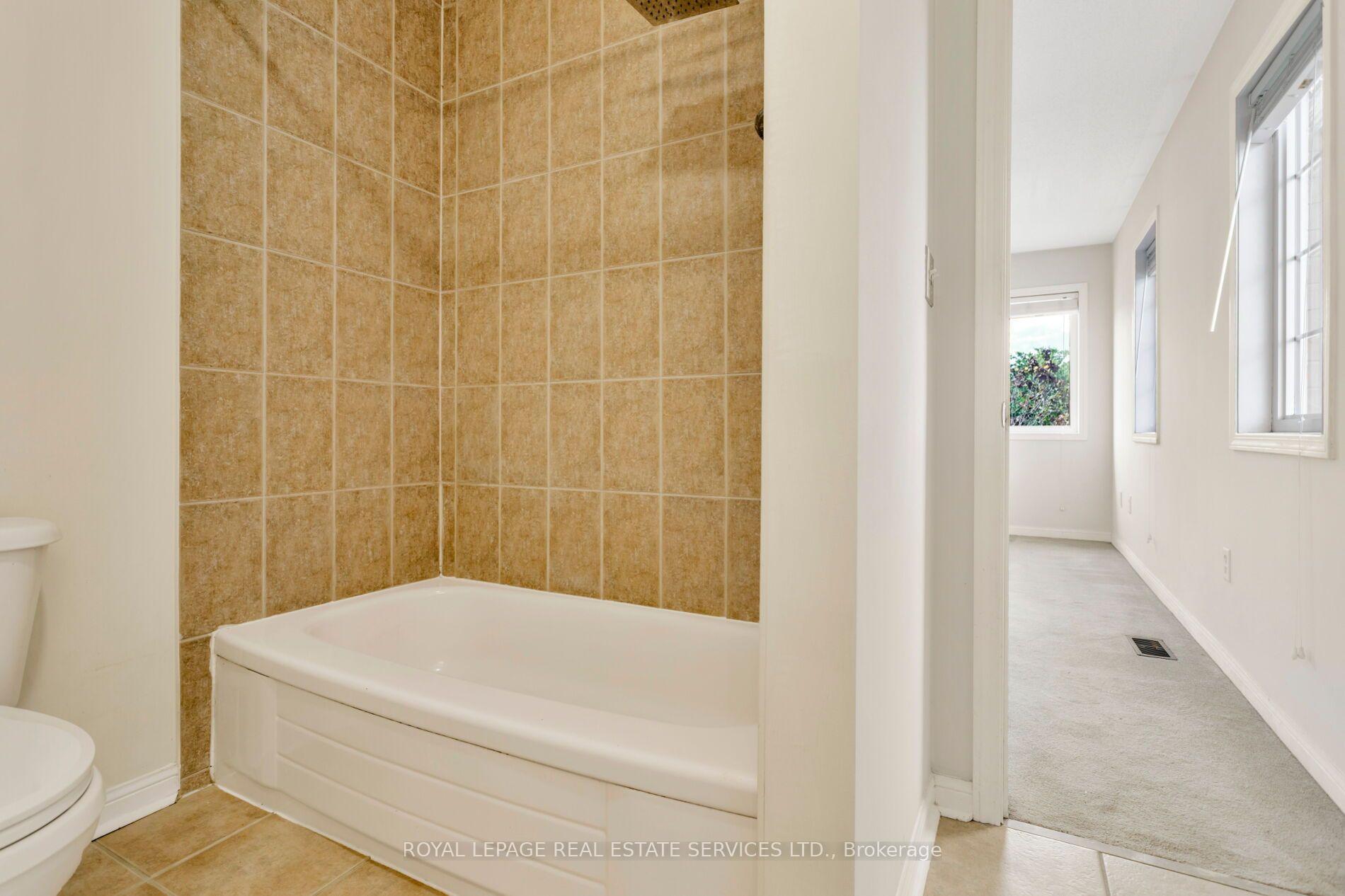 2204 Grand Oak Trail