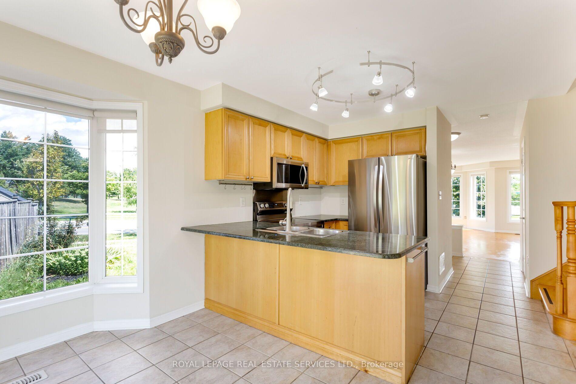 2204 Grand Oak Trail