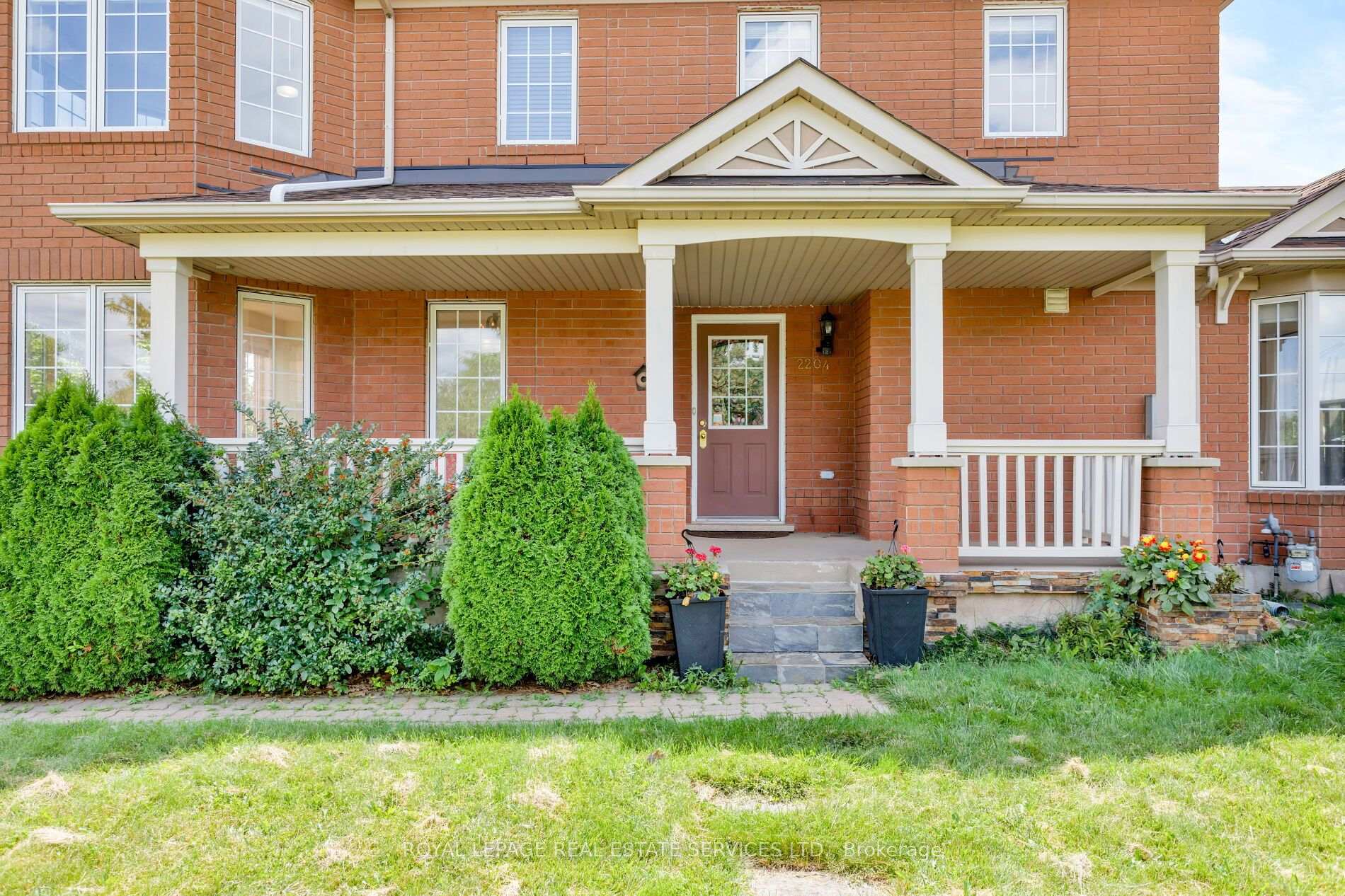2204 Grand Oak Trail