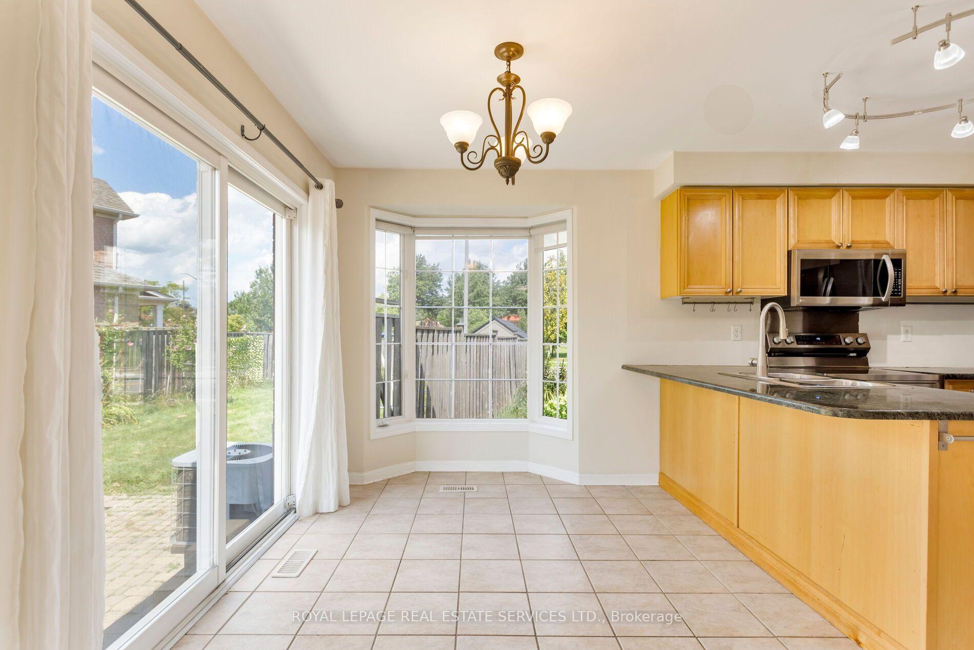 2204 Grand Oak Trail