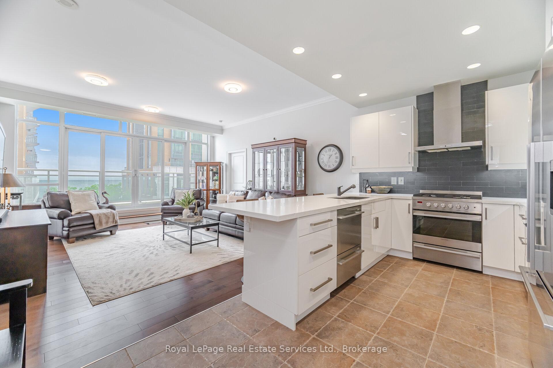360 Pearl Street 303